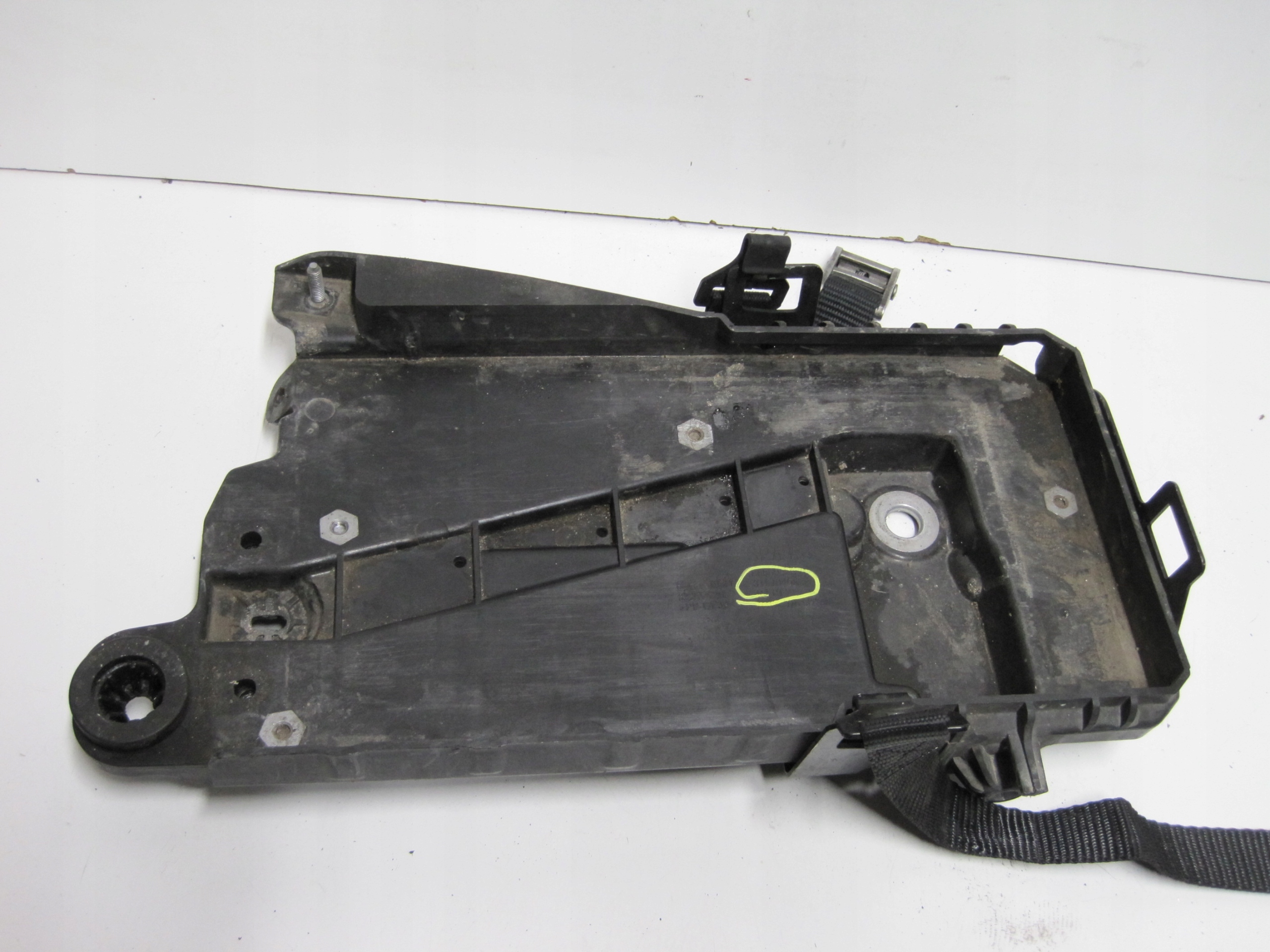 Ölfiltergehäuse VOLVO XC40 31670465