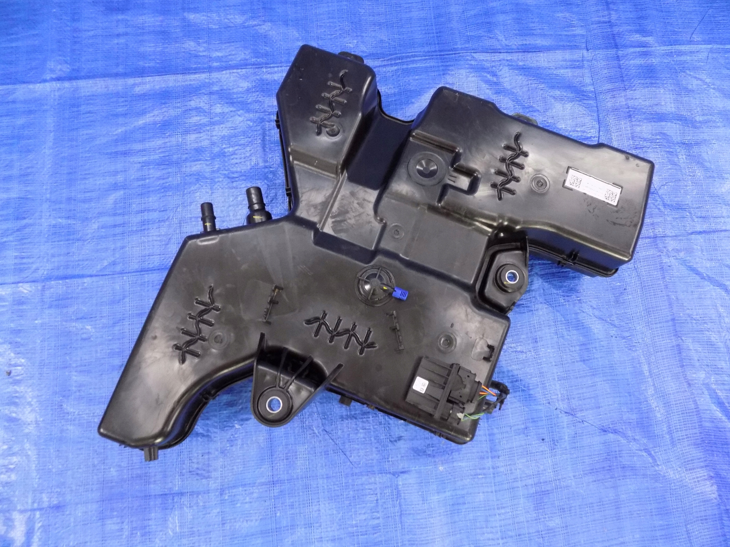 Behälter ADBLUE VW CRAFTER II 2,0TDI 2N0131877K
