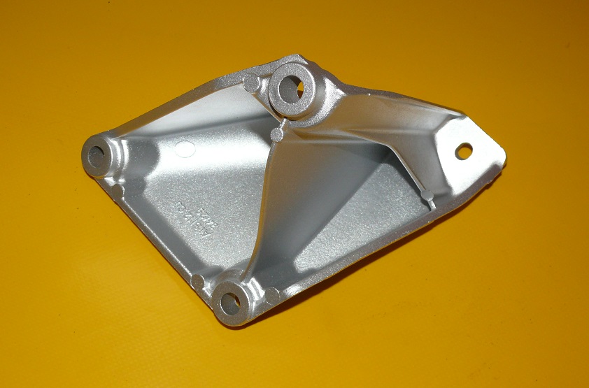 bracket holder holder engine mount left AUDI S6 A6 C5 4.2 V8 299KM ARS