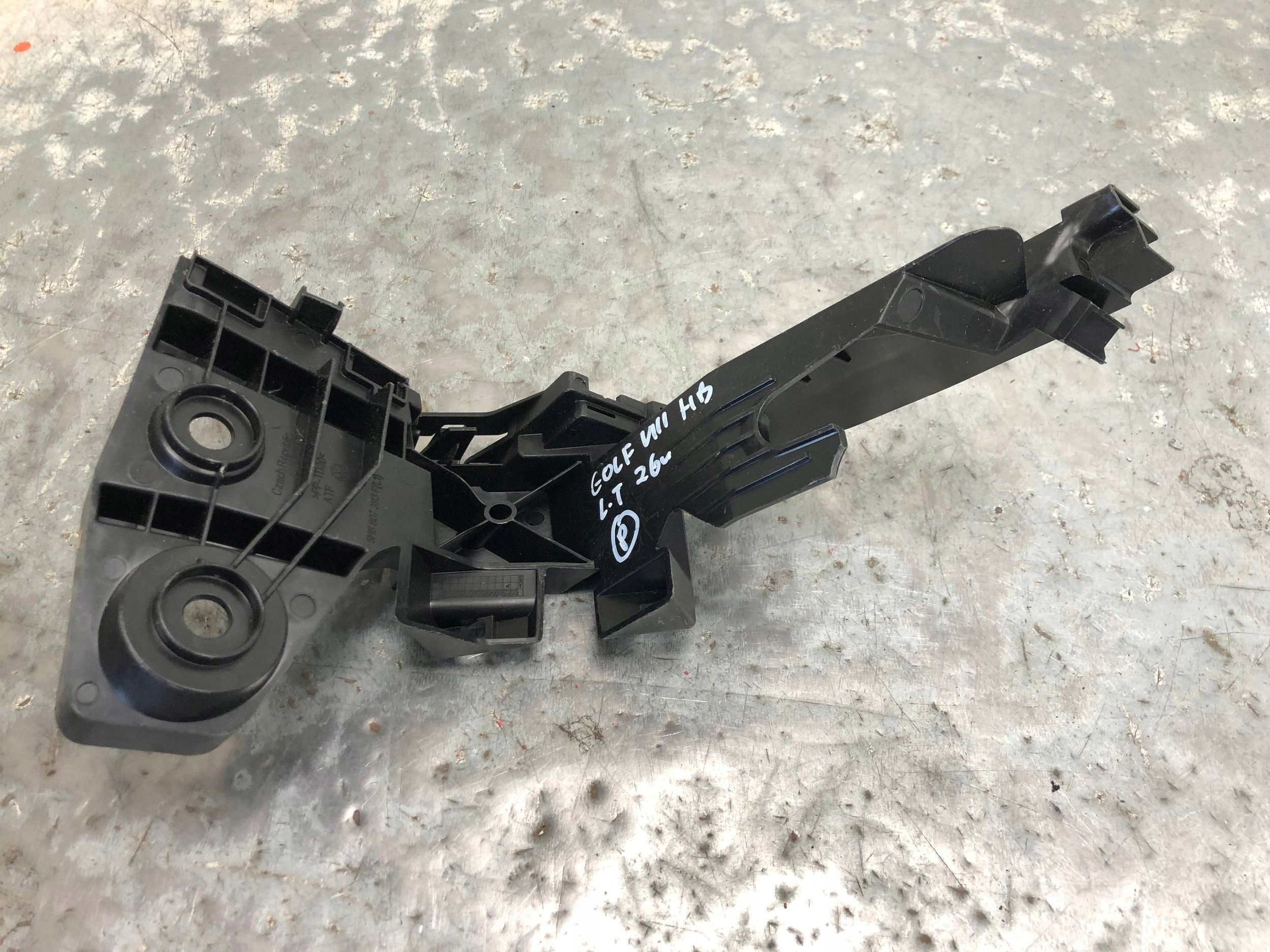 bumper bracket left rear part VW GOLF VIII HB 5H6807393F
