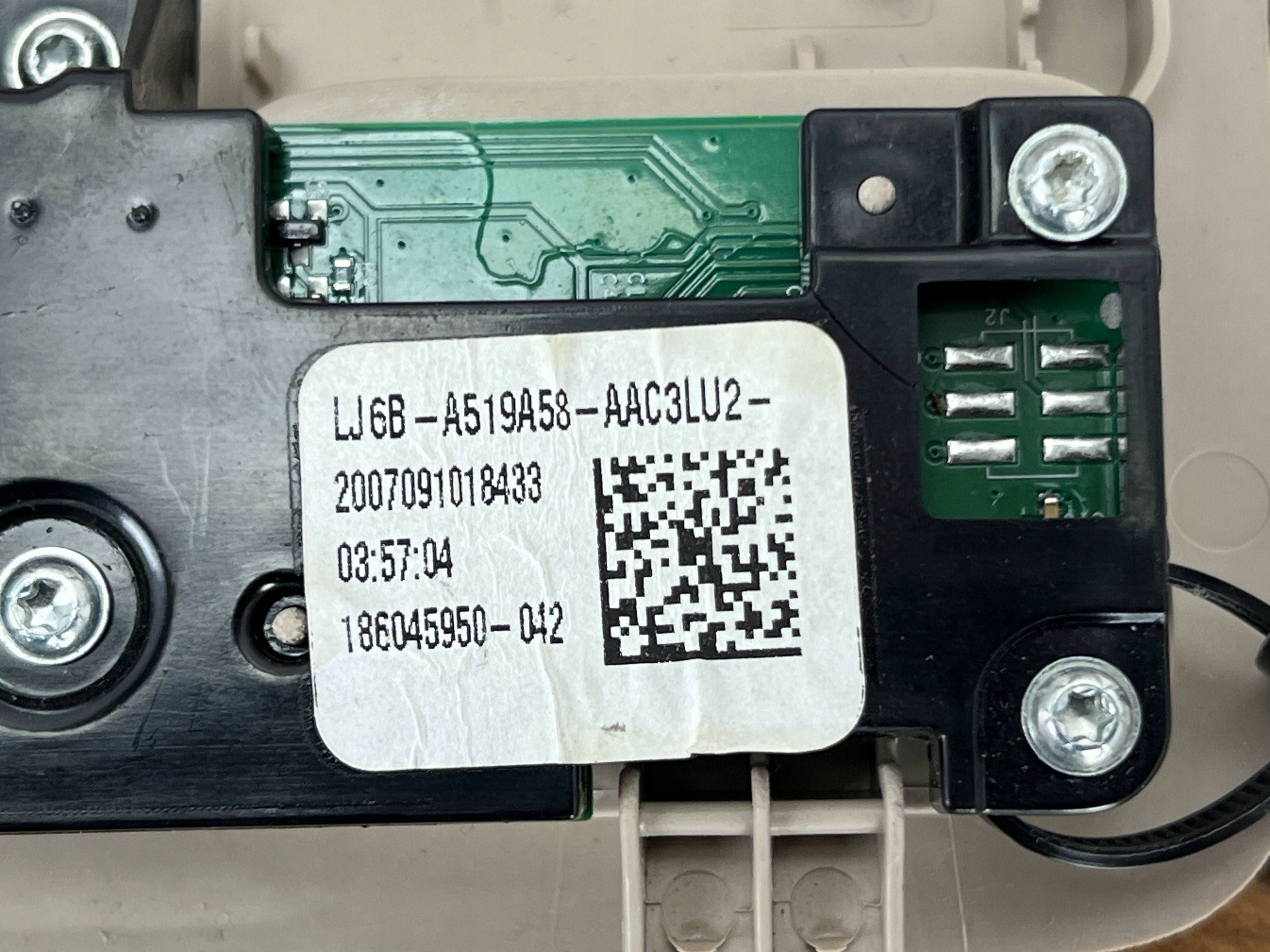 light sufitowa Ford Escape IV 2020+