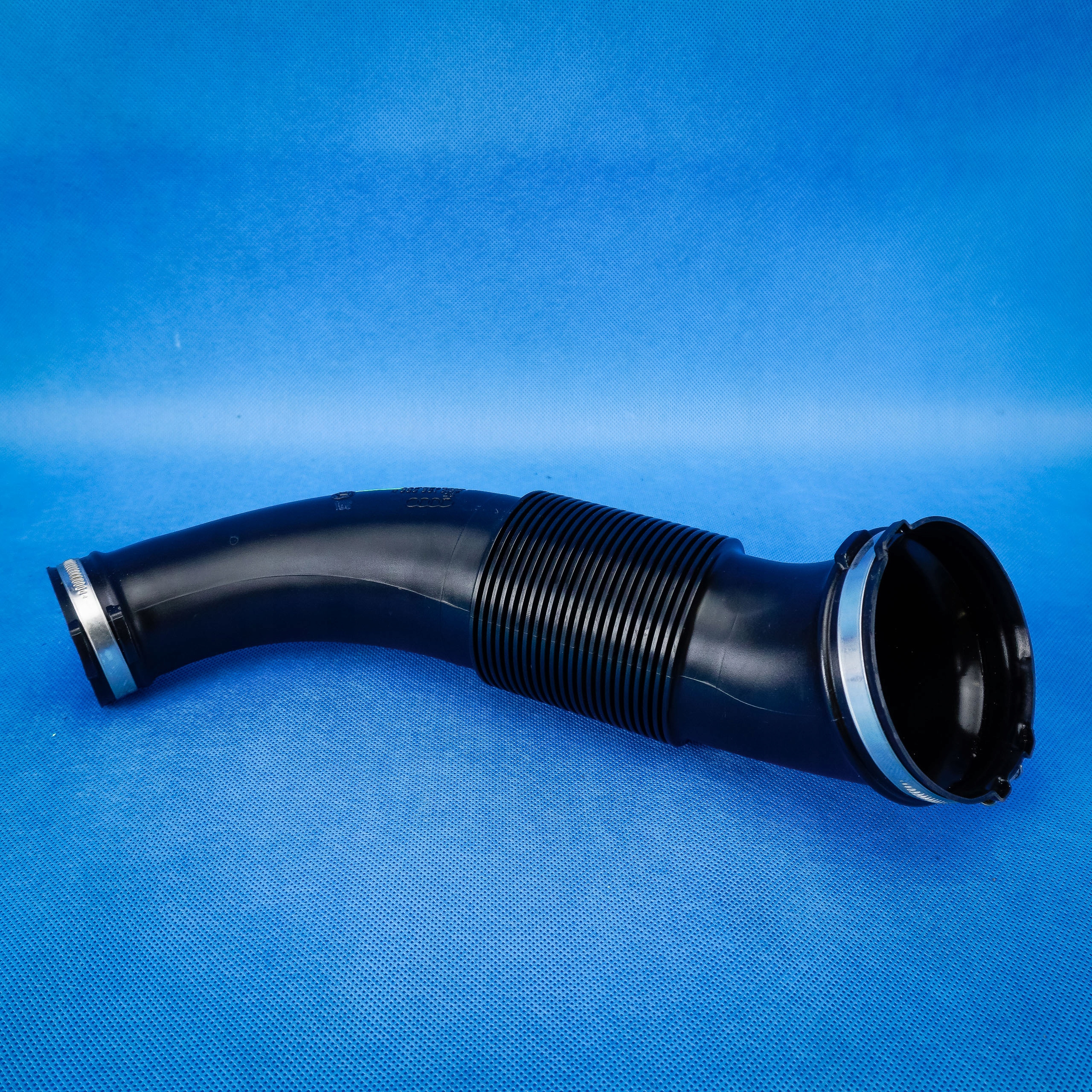 suction pipe air Audi A8 4H 3.0TDI 4H0129606B