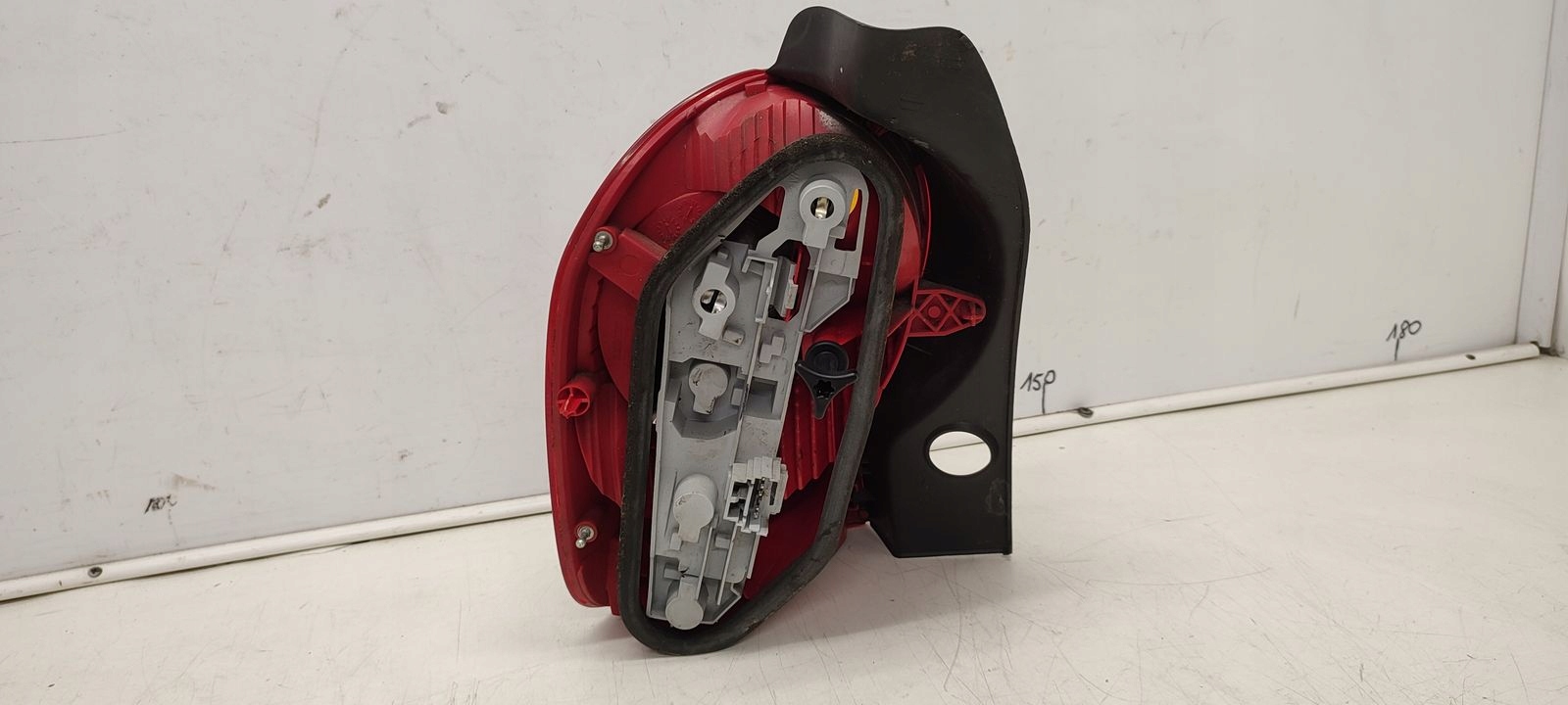 light rear part rear right w fender Renault Modus 1,2 16V