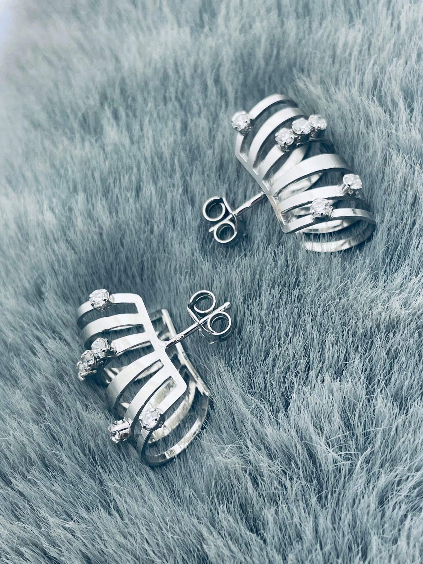 Stříbrné náušnice s zirkony