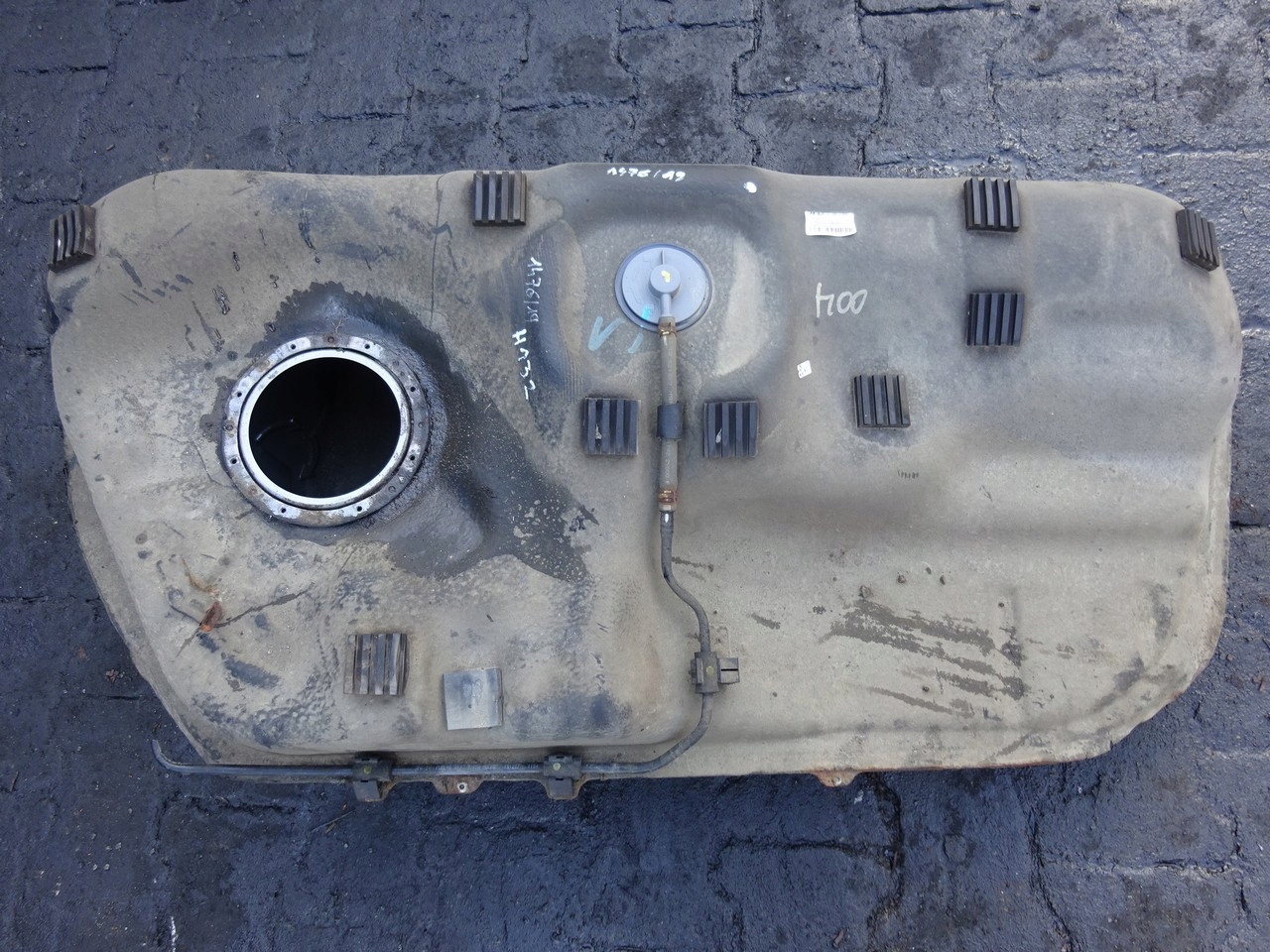 31100-2Y000 - Паливний бак бак HYUNDAI ix35 2.0 CRDi