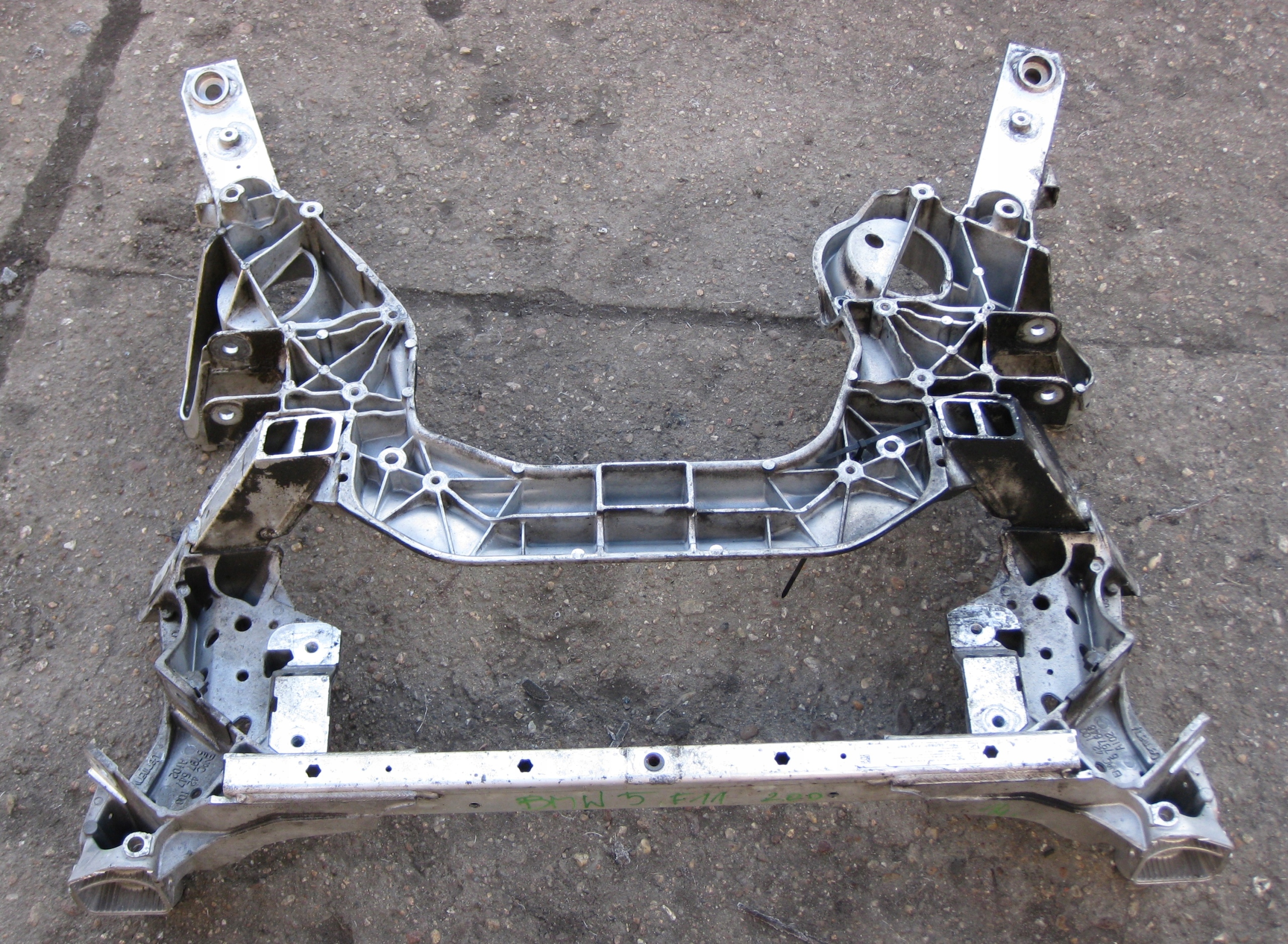 BMW F10 2.0 D 14R subframe front axle beam X DRIVE