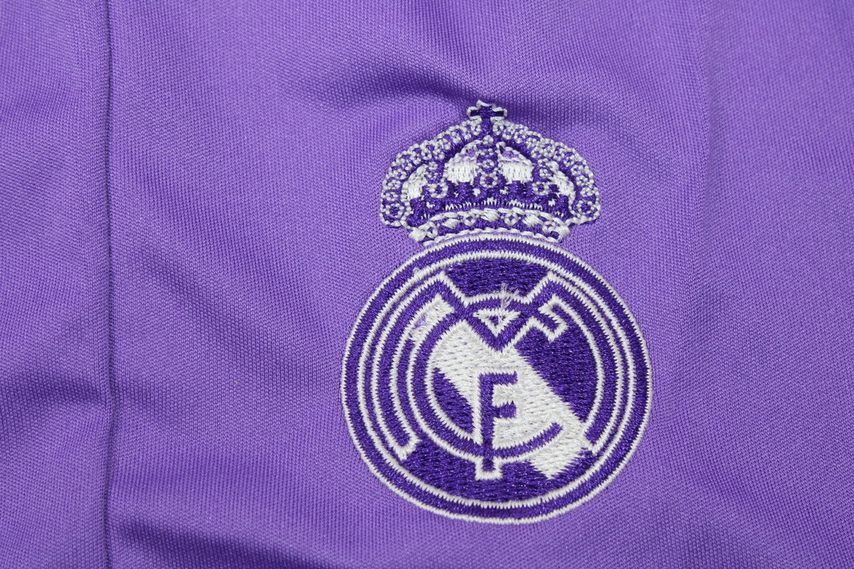 KOMPLET DZIECIĘCY REAL MADRYT 2016/2017 Retro XXS Rozmiar XXS