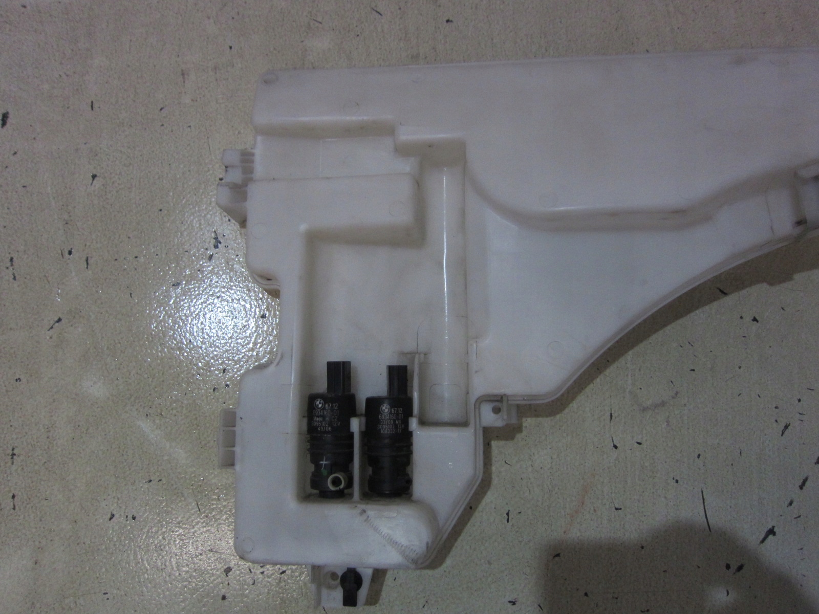 7162588 - BMW E70 X5 бачок омывателя стекла 7161476