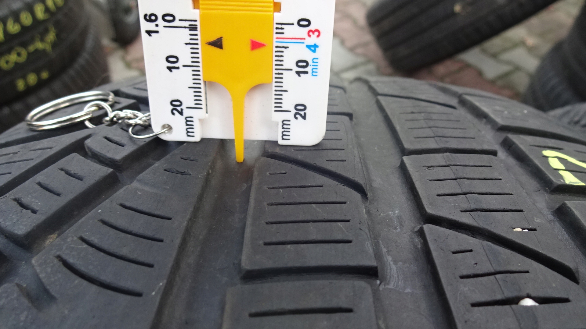 Opony zimowe 225/60R17 Pirelli Sottozero 99H EAN (GTIN) 8019227228199