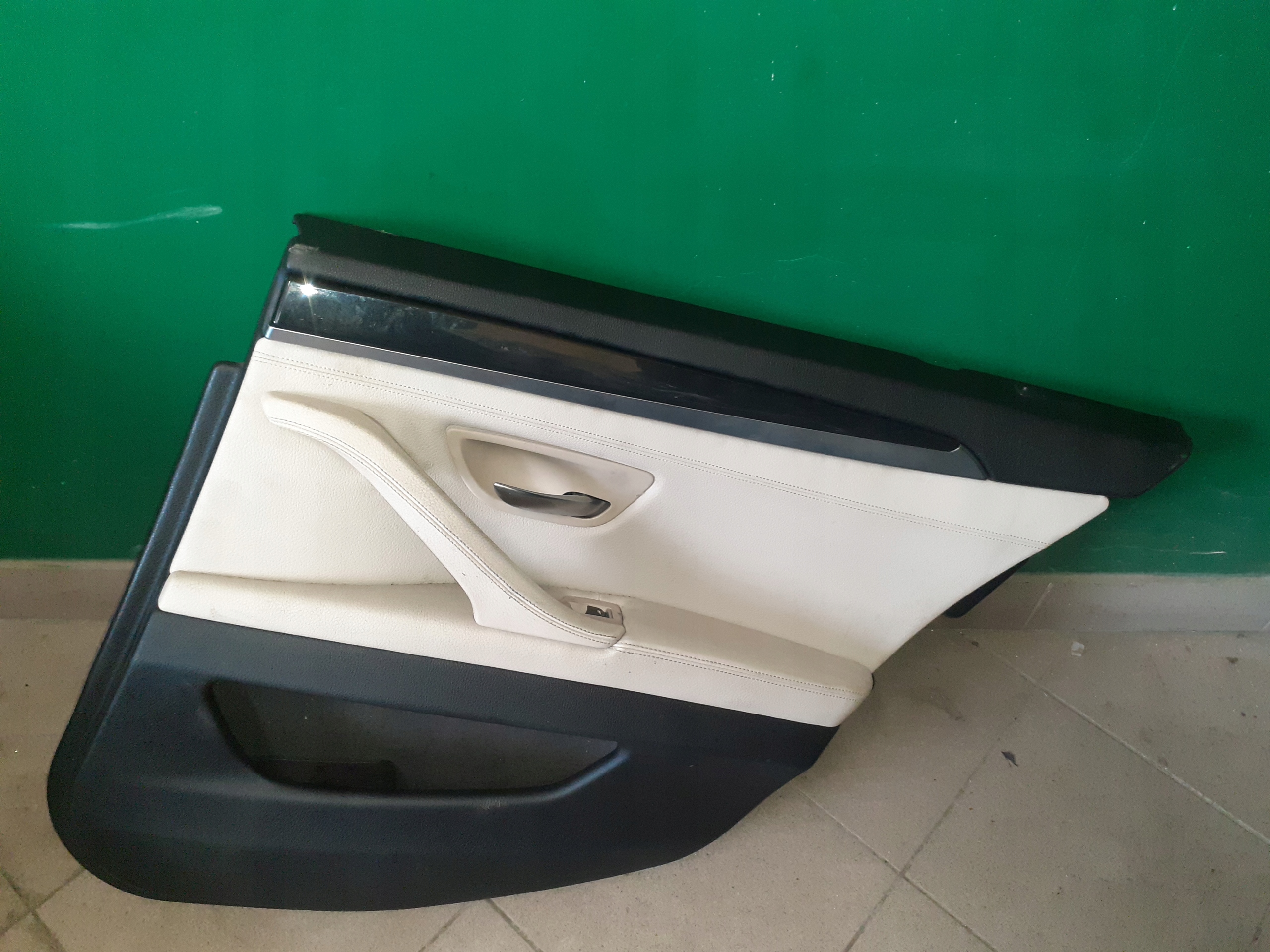 BMW F11 side door rear right leather Oyster