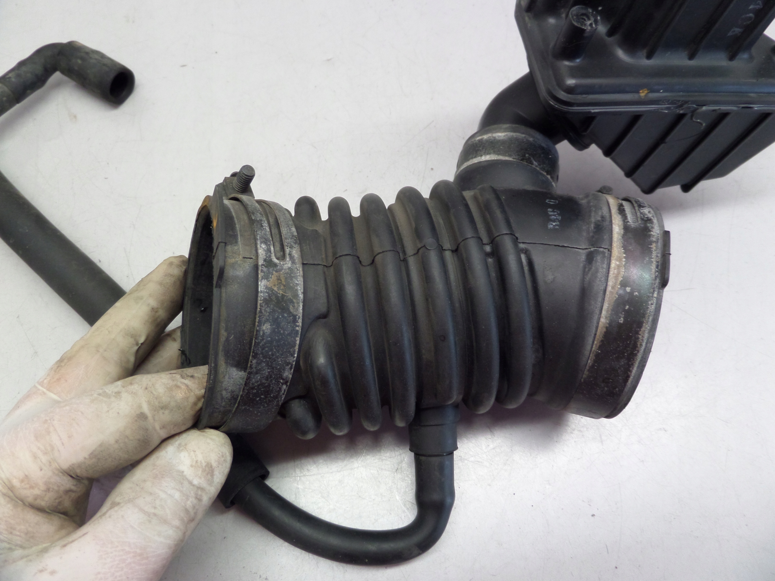 Schlauch rohr luft DOLOT 1.6B MAZDA 3 und BK LF50132211