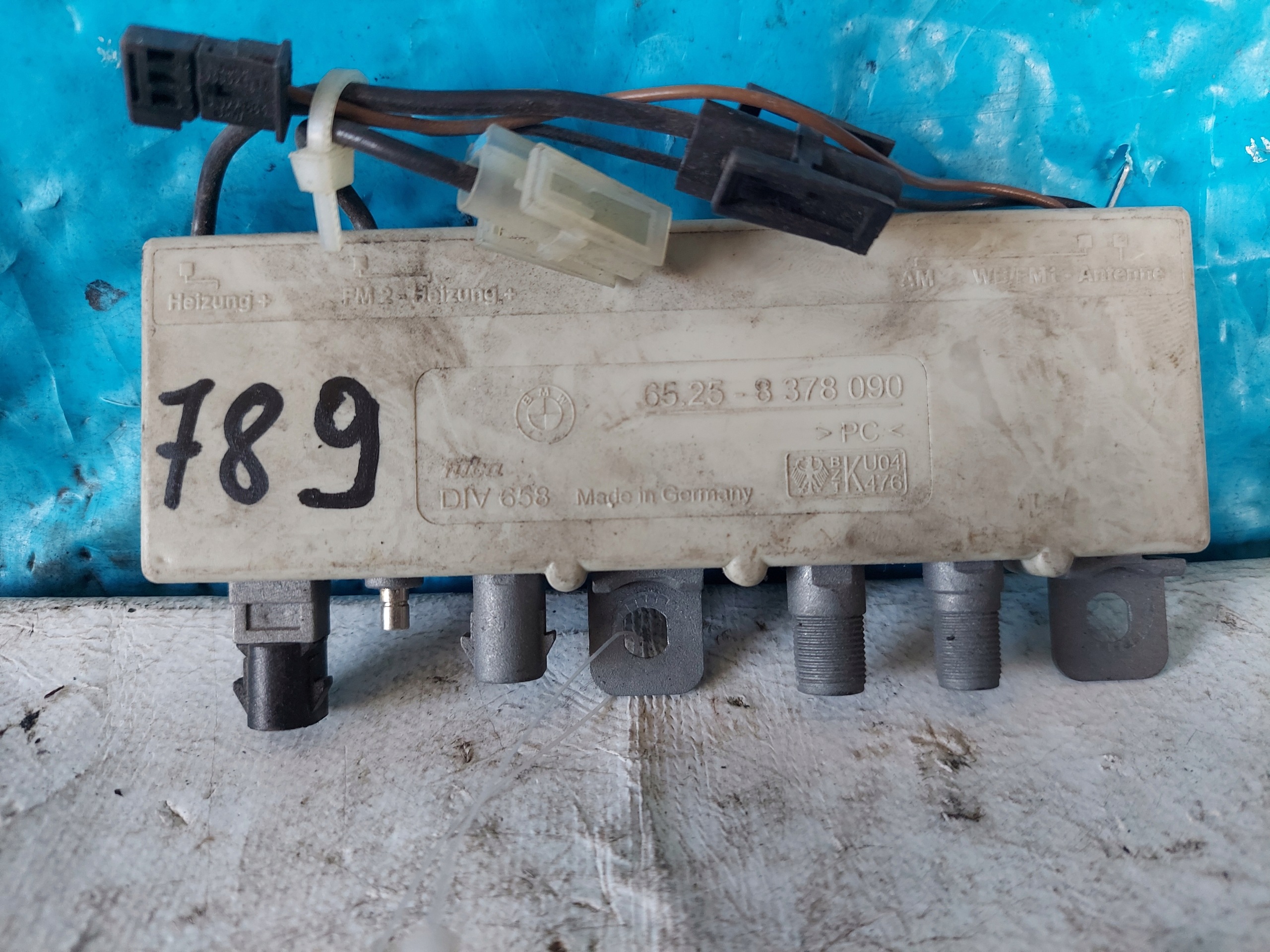 BMW 5 E39 65258378090 amplifier ANTENY