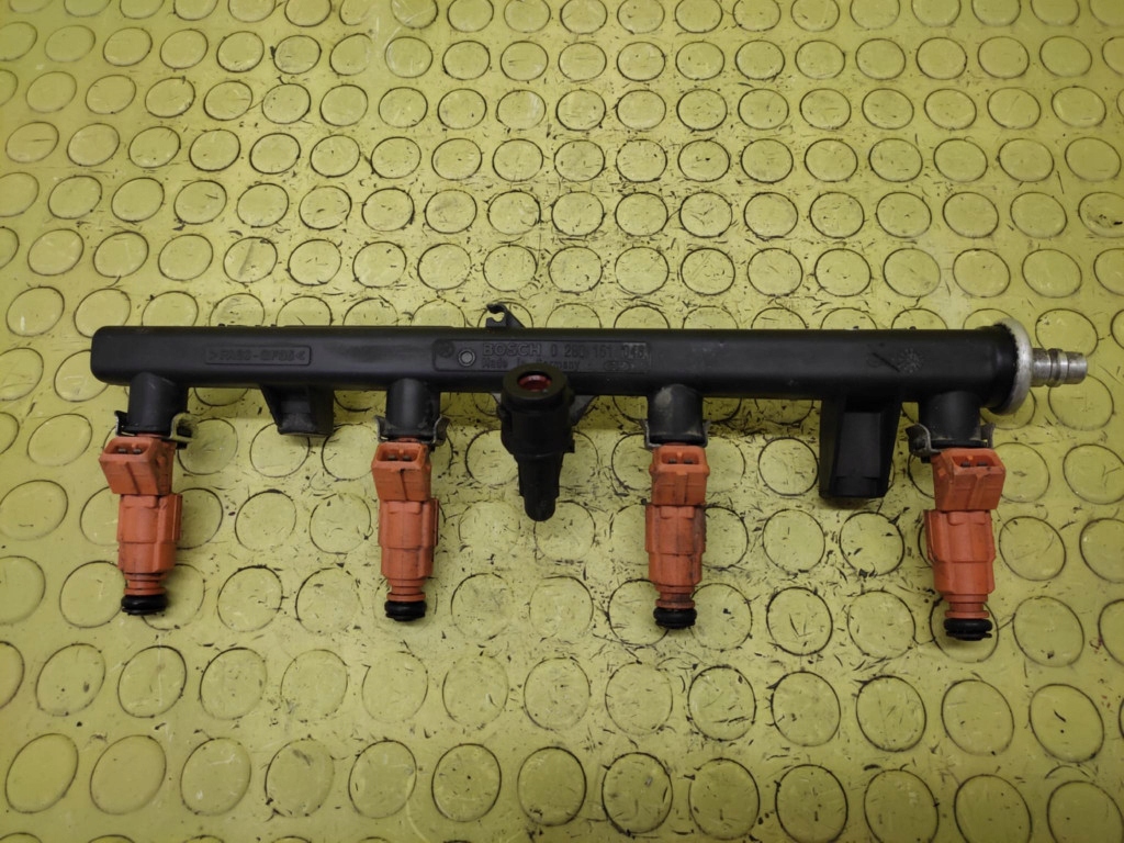 ALFA ROMEO 147 2.0 Rampe injection 0280151048