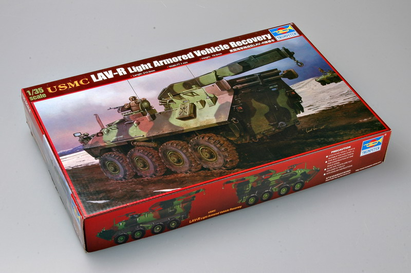 Trumpeter 00370 1/35 Lav-r vyprošťování lehkých obrněných vozidel