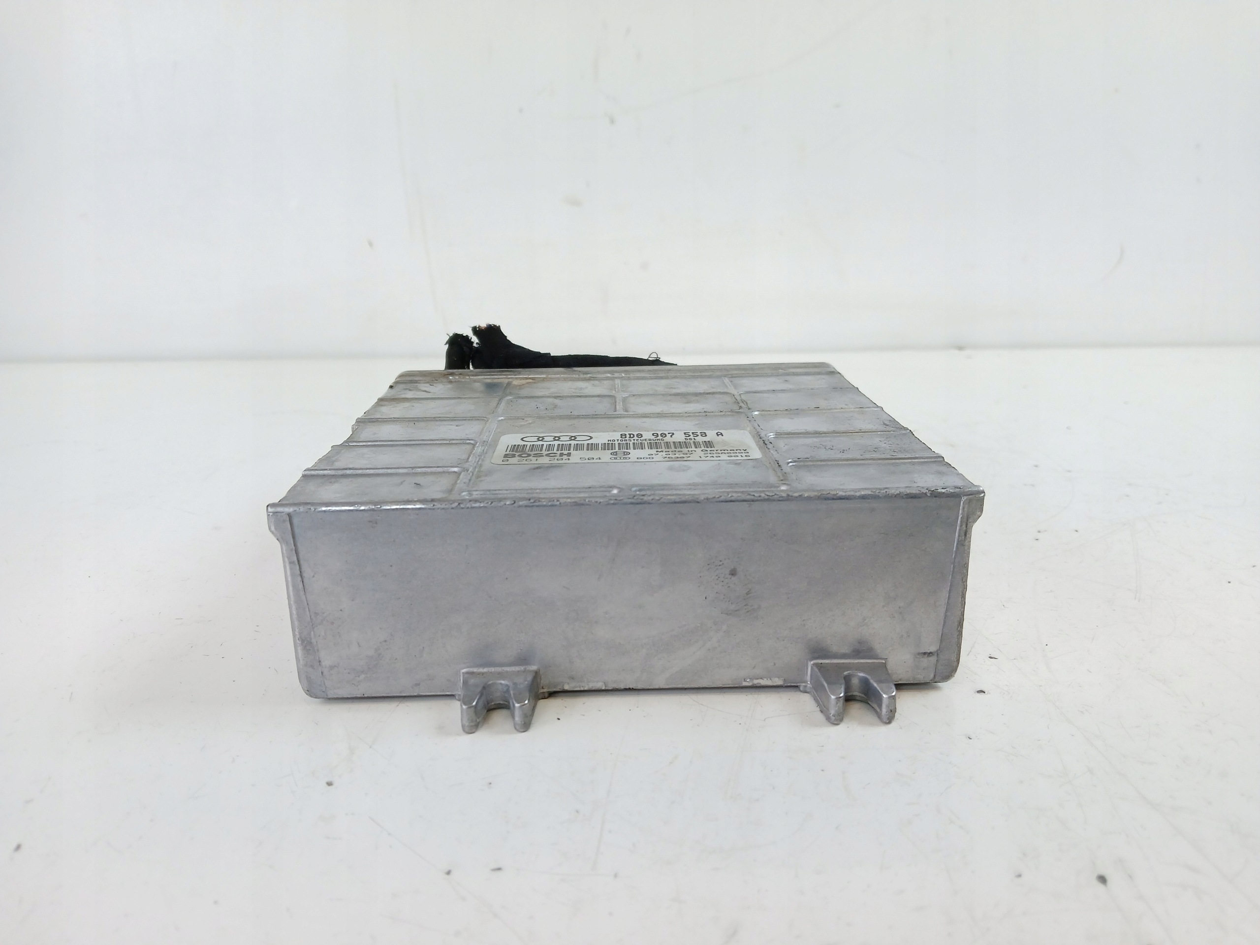 AUDI A4 B5 1.6 control unit of the engine 8D0907558A