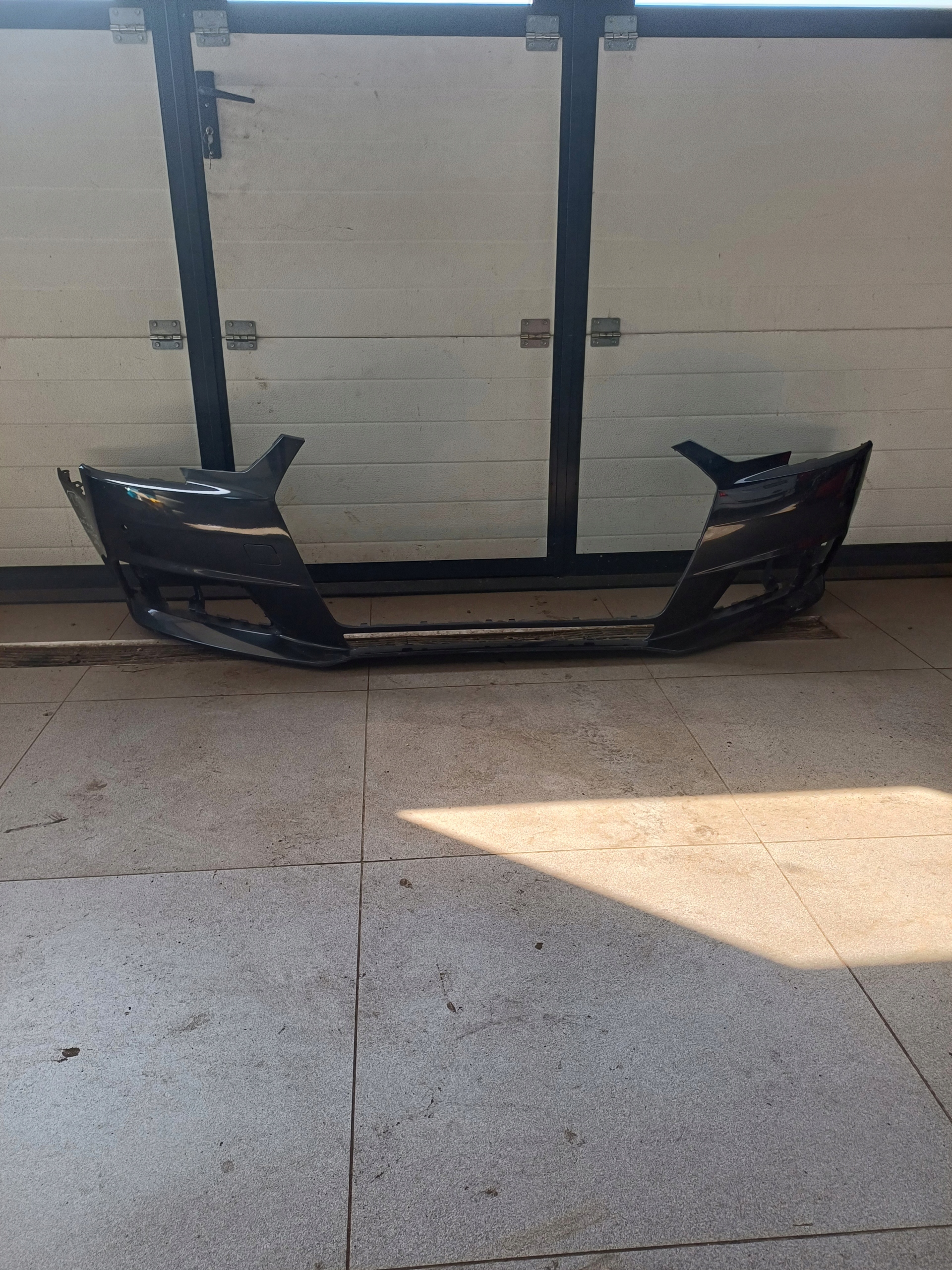 bumper front front AUDI A4 B9 8W0807437 2 X PDC