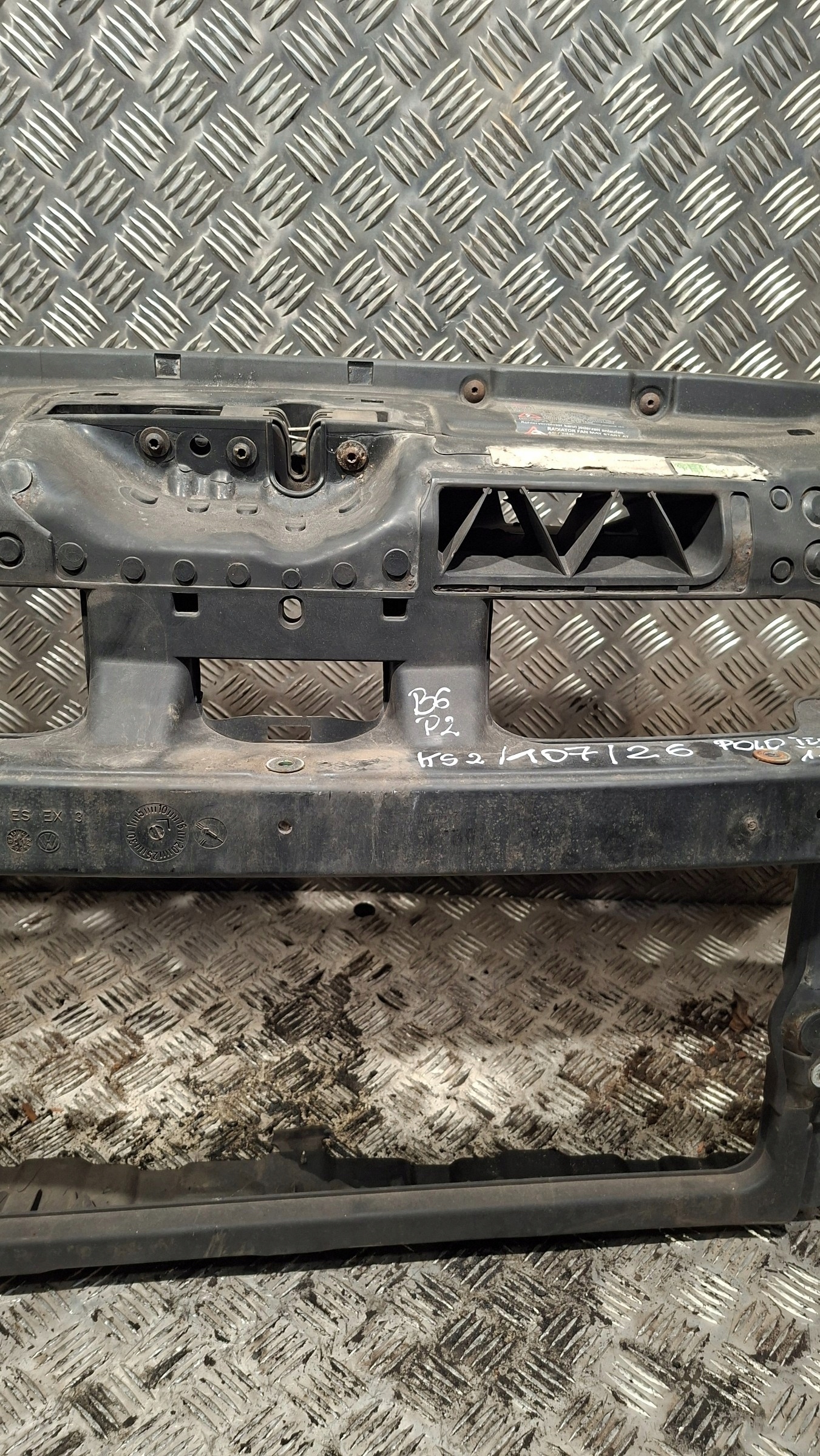 support panel for radiators pillar VW POLO IV 1.2