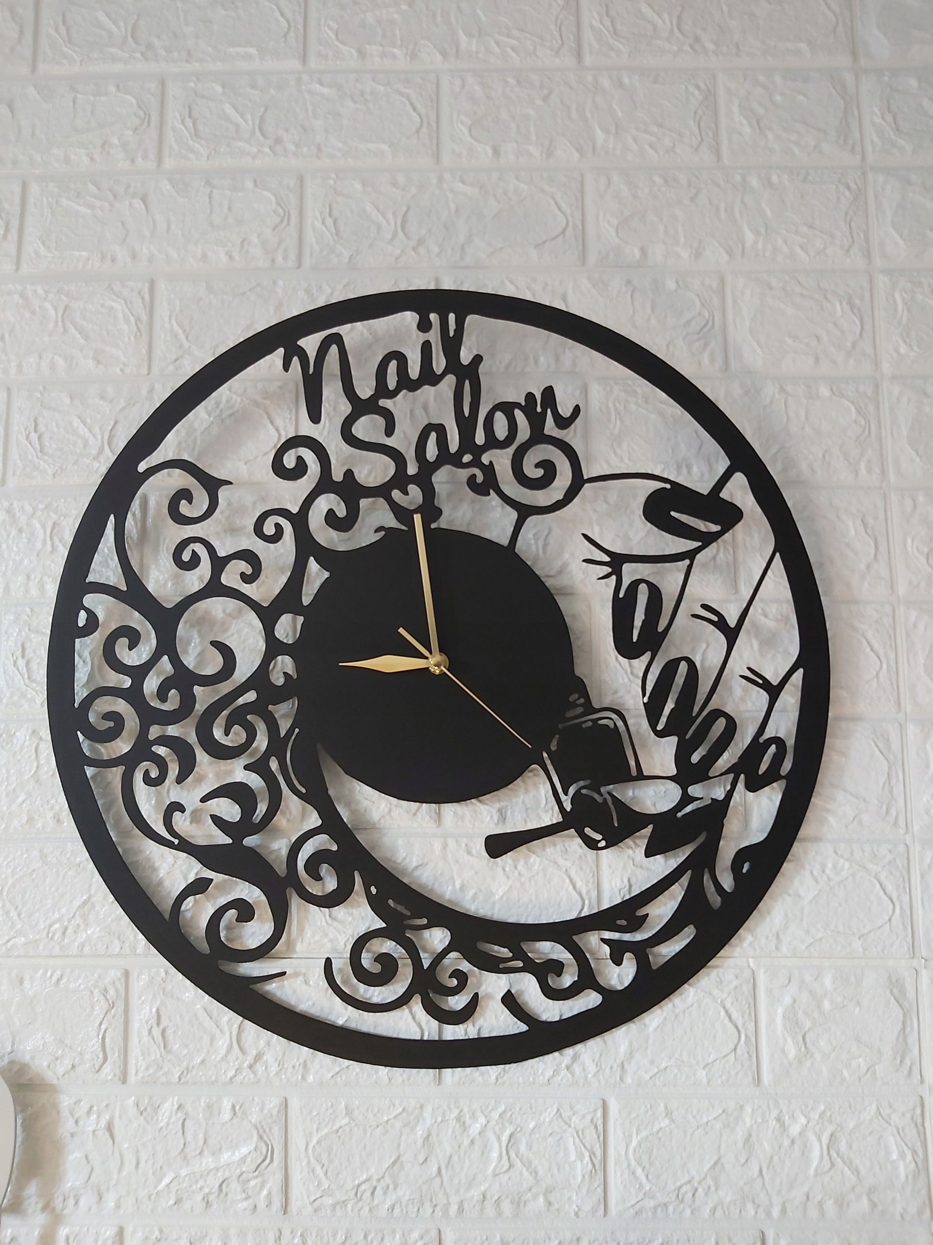 Nástěnné hodiny na nehty kosmetička dárek