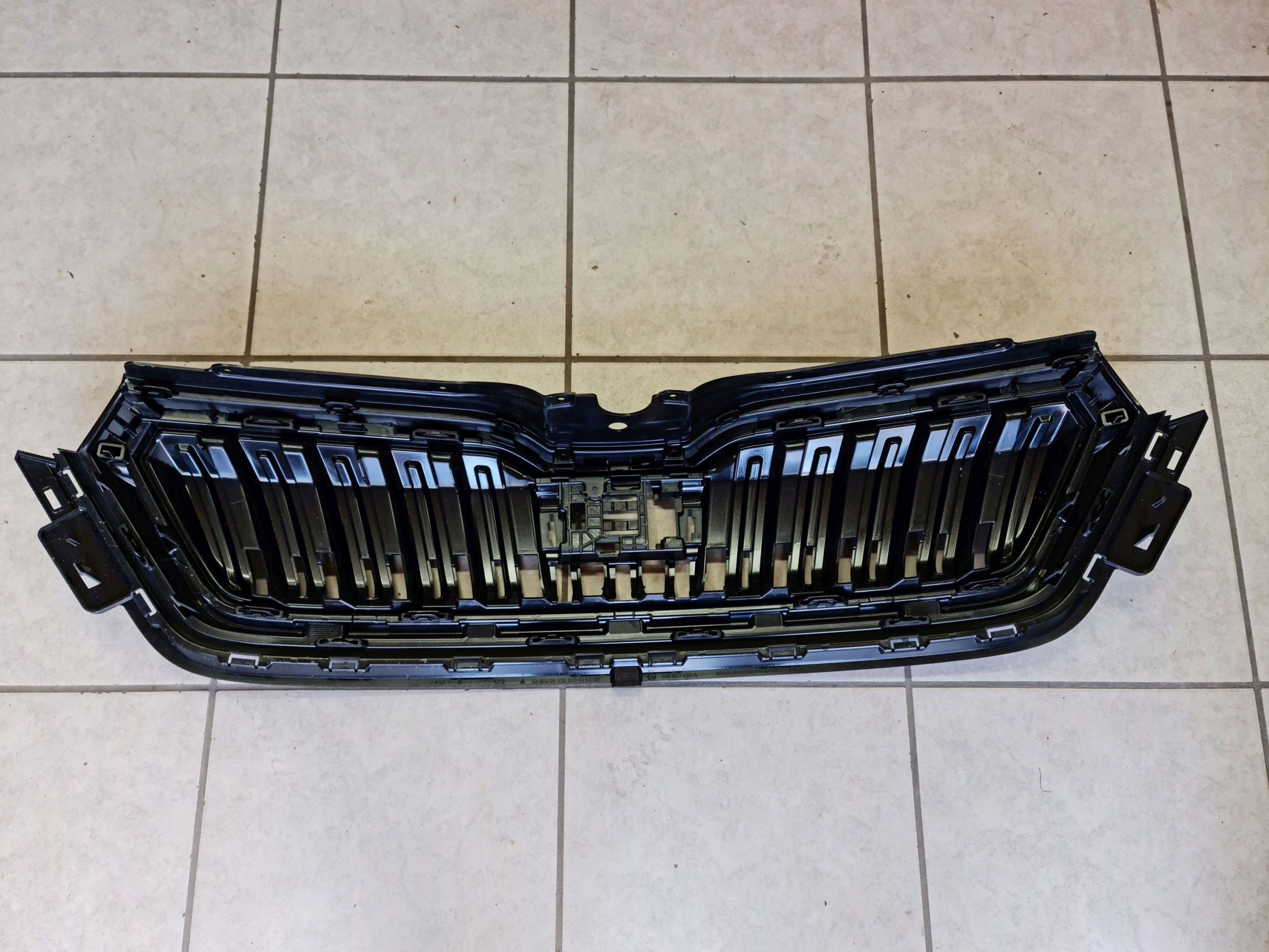 GRIGLIA SKODA KAMIQ NERO 2019R->
