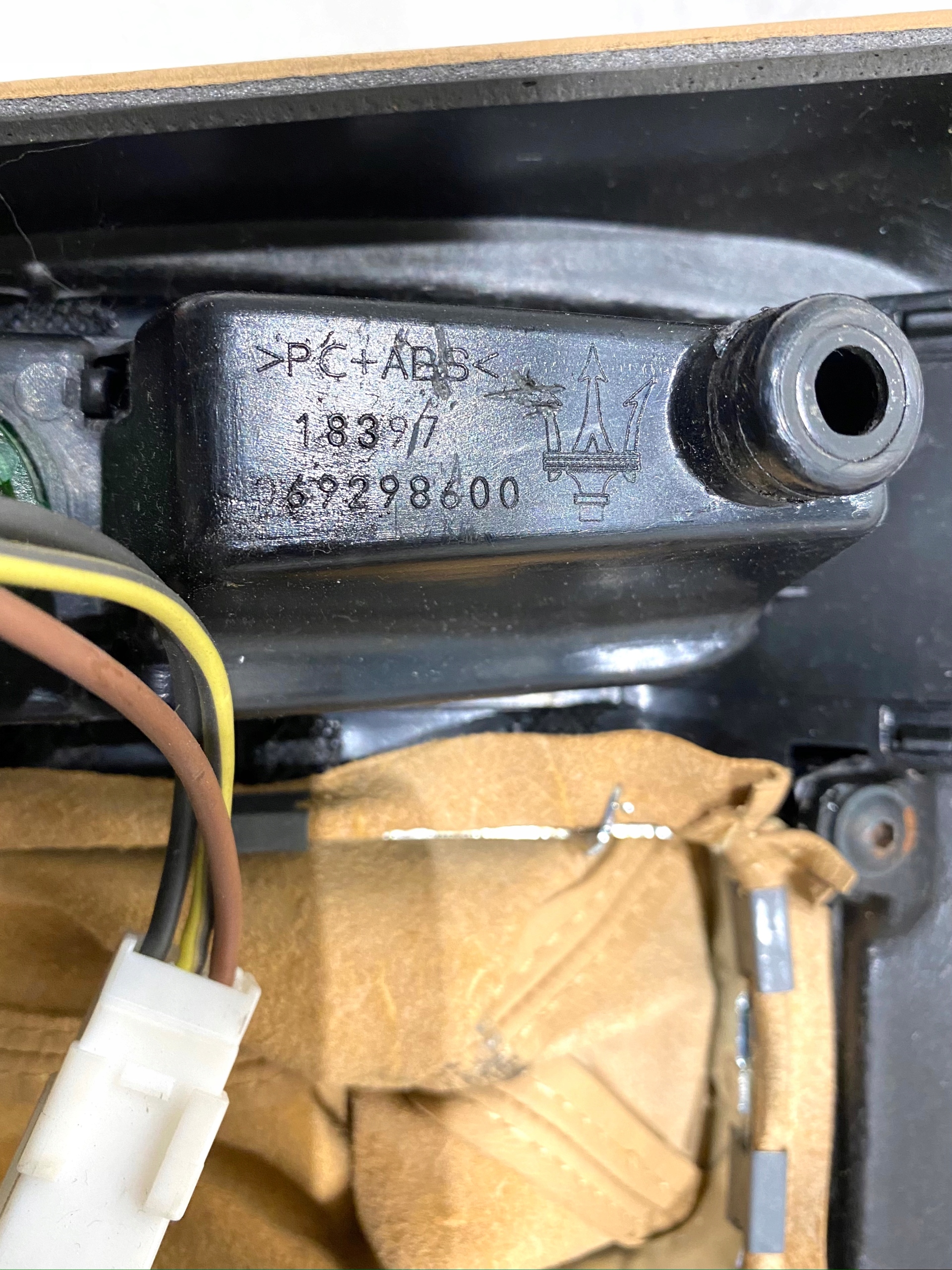 MASERATI QUATTROPORTE console 69298600, 69298000
