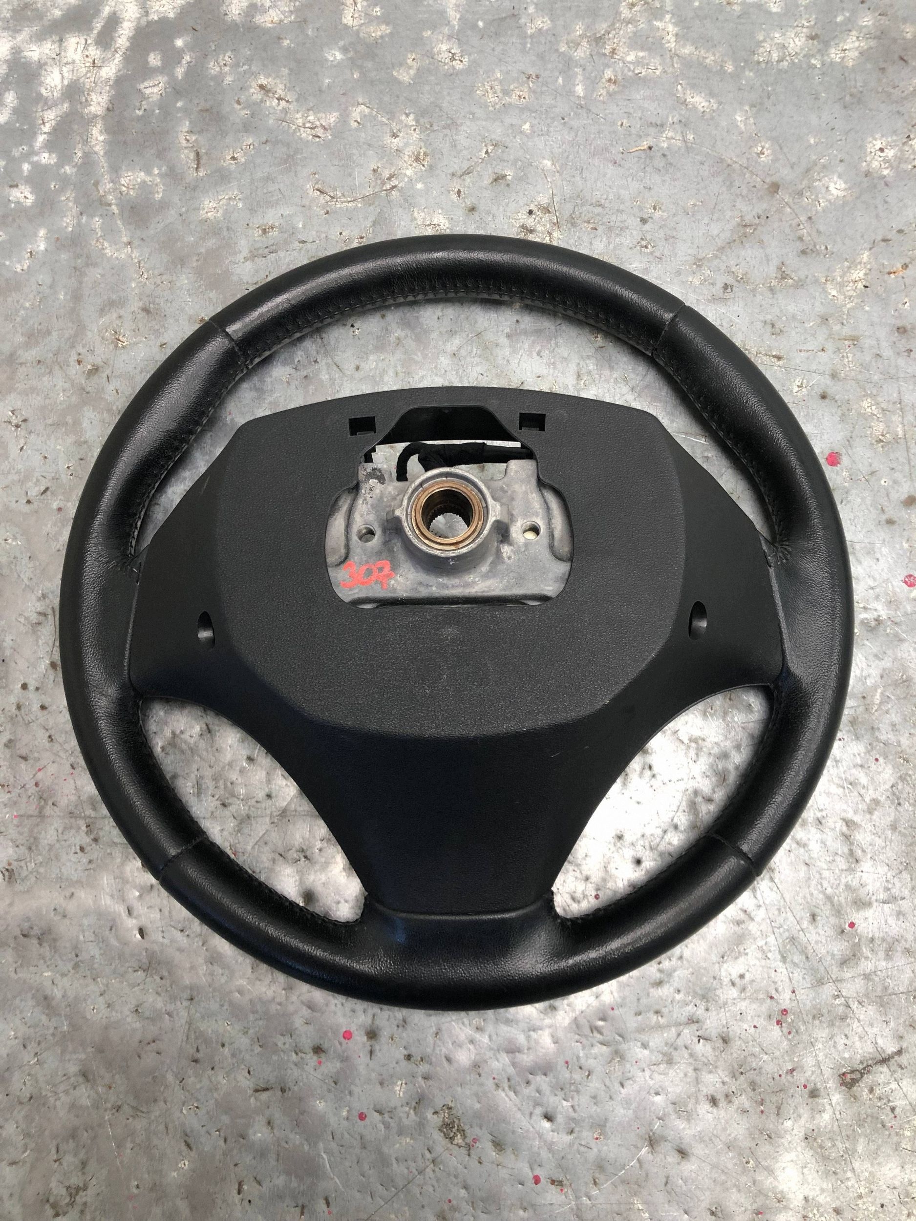 lenkrad Leder MULTIFUNKCJA HYINDAI I30 LIFT 56110-2R031