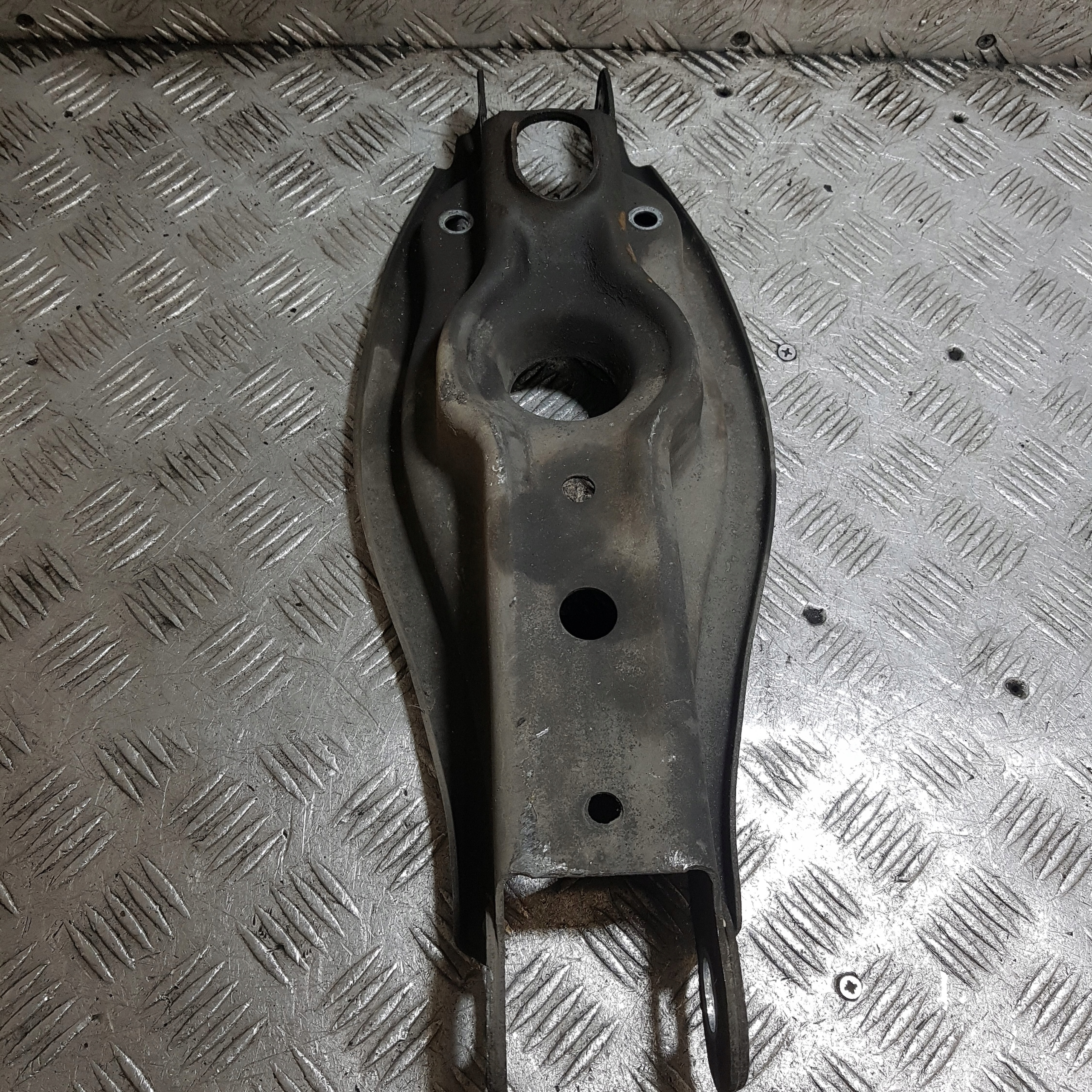 Querlenker rechts hinten unterer BMW E90