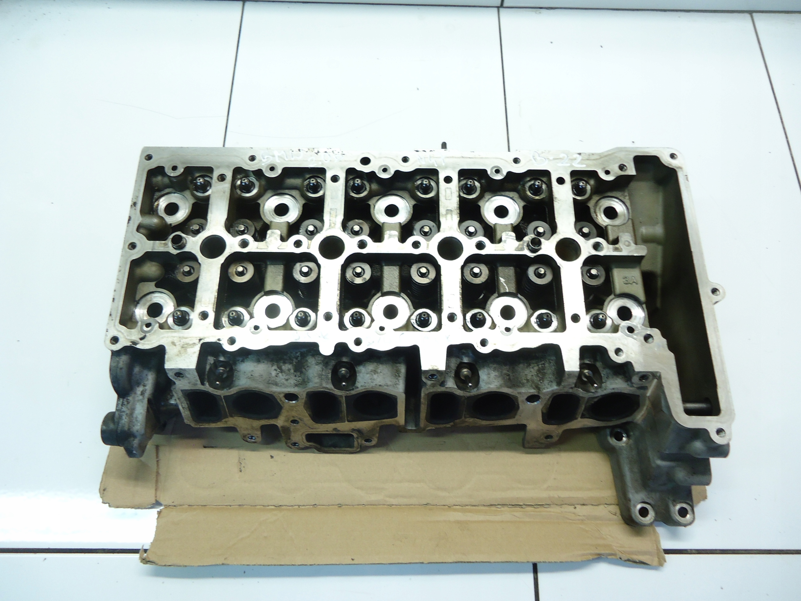 BMW 1 E87 2.0D N47D20 head. 7810465 does not have DZWIGIENEK