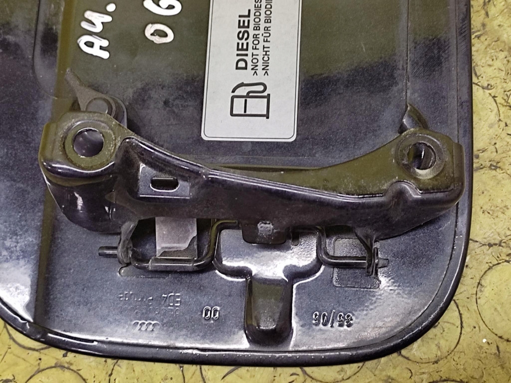 AUDI A4 B7 Tankklappe des Kraftstoffsbehälters