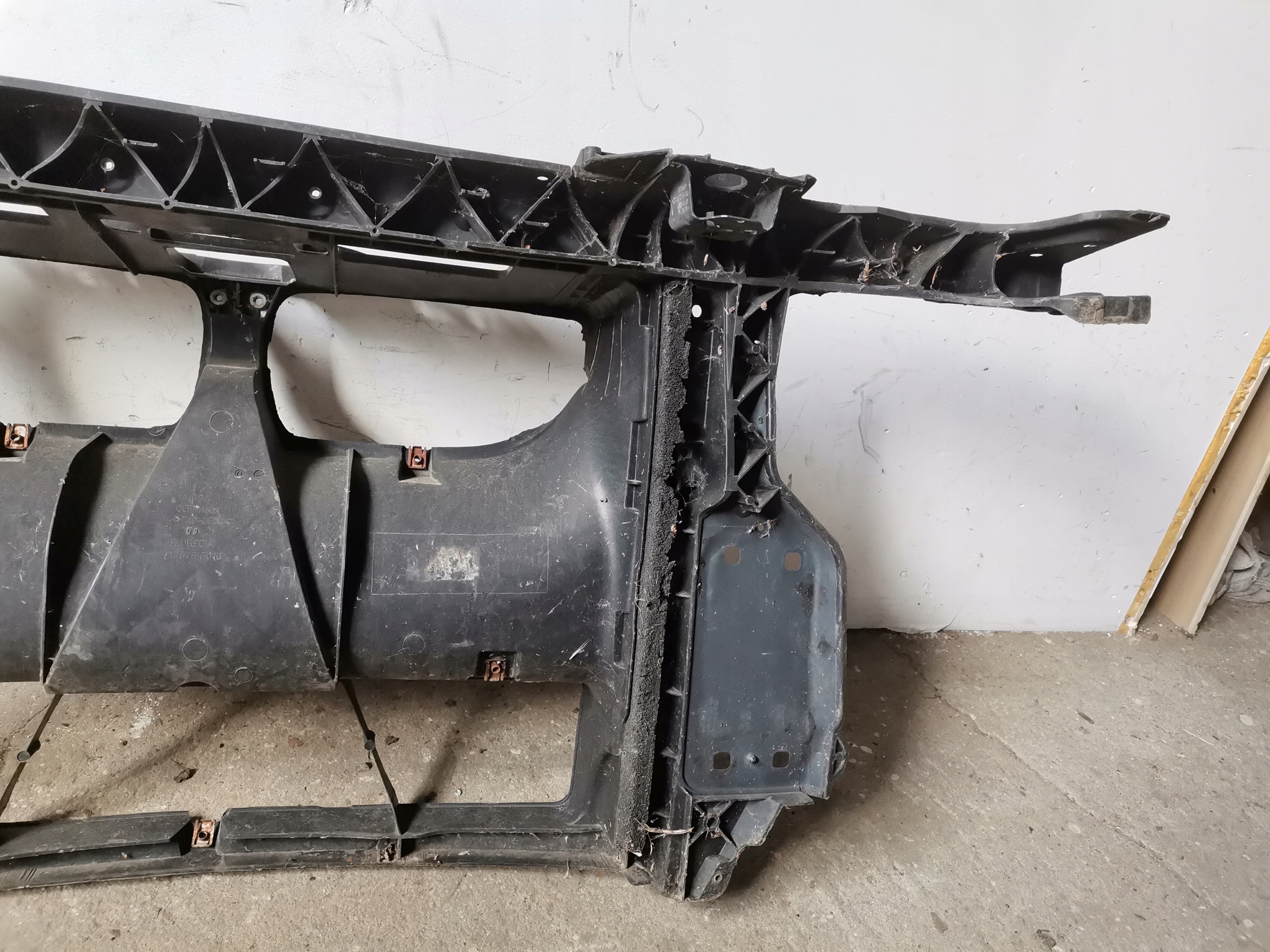 support panel for radiators front pillar BMW 1 E87 E81 04-11 1857513007