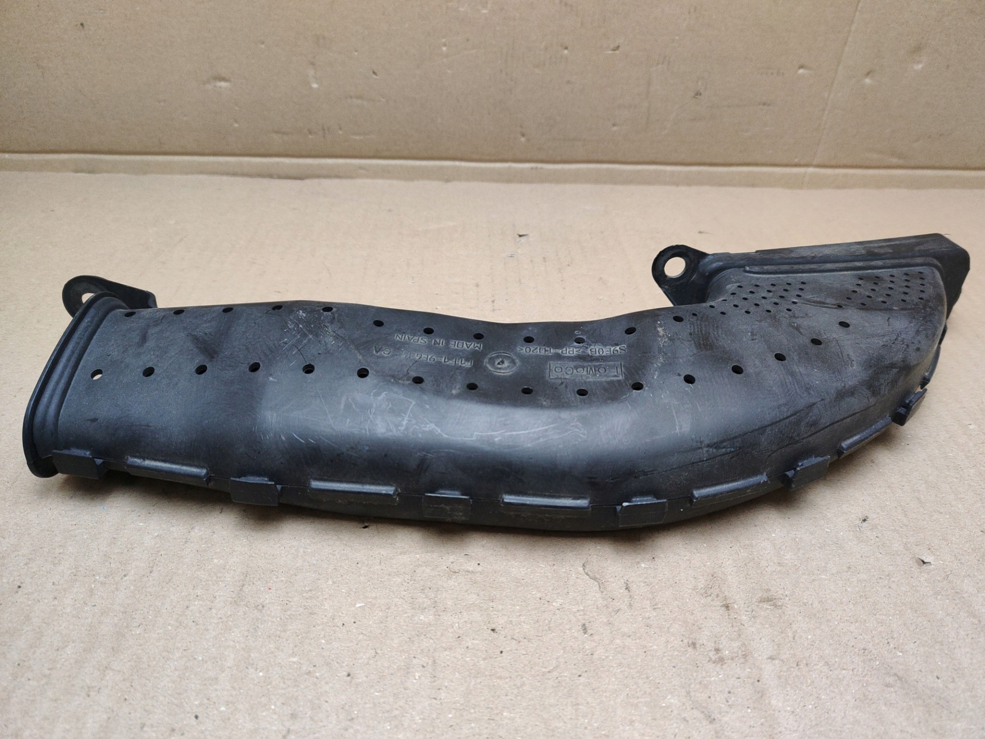 pipe air Ford Escape 3 C520 facelift 2017 F1F1-9E635-AC