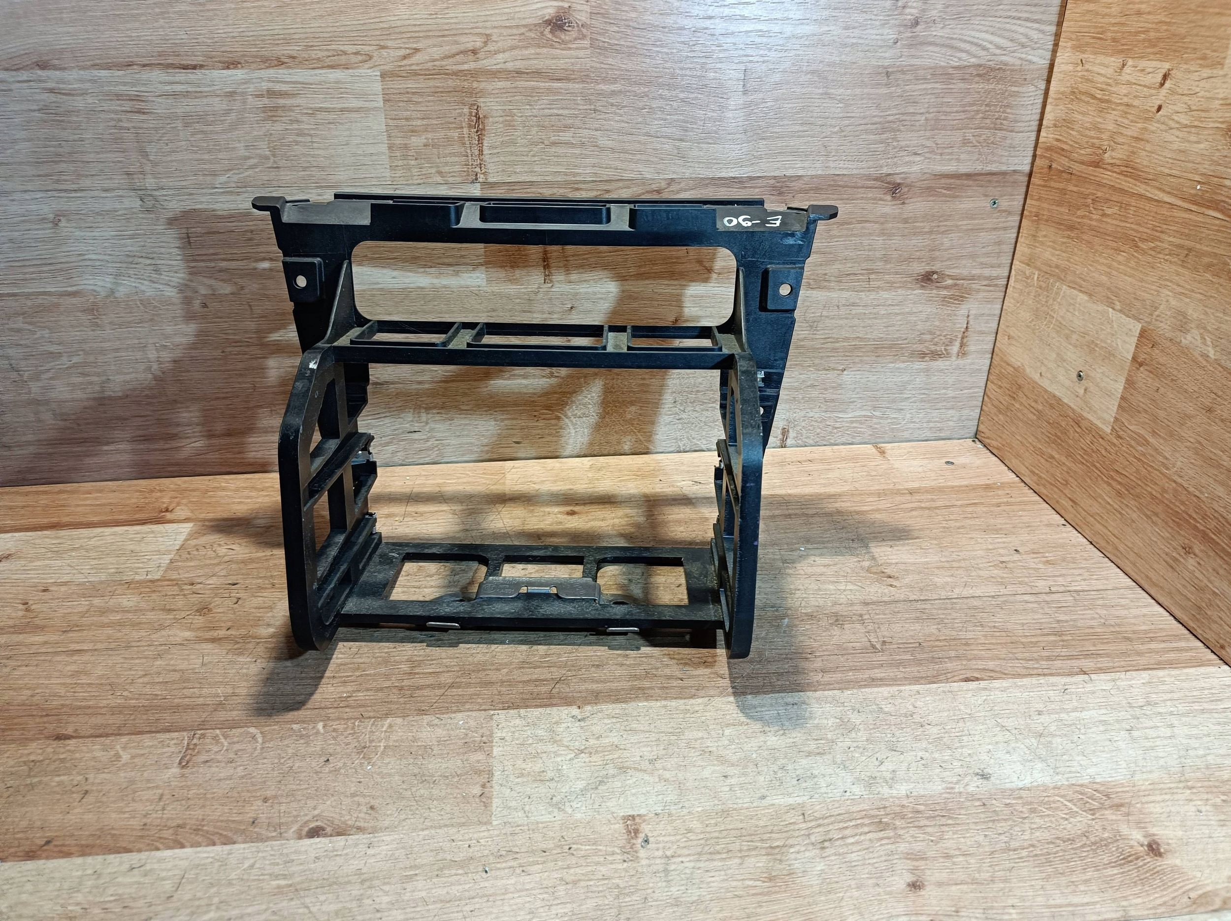Châssis Console Moyen radia BMW 3 E90 E91 51459120317