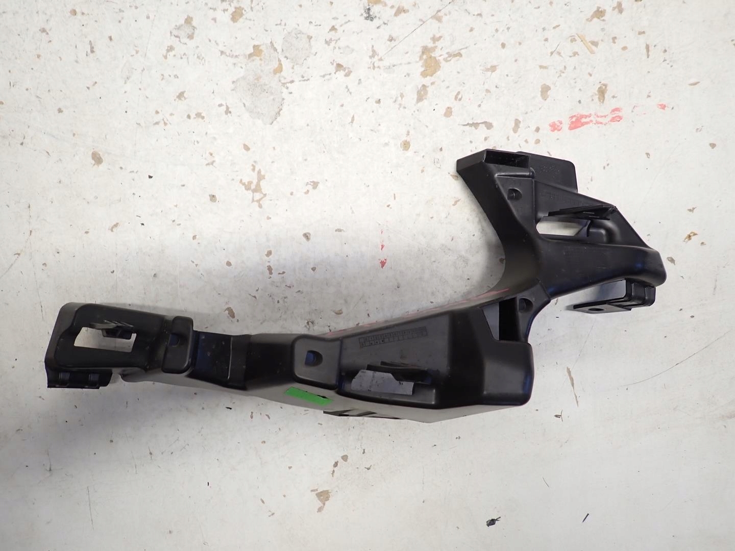 bumper bracket right front SKODA KAMIQ 2019- 658807056D