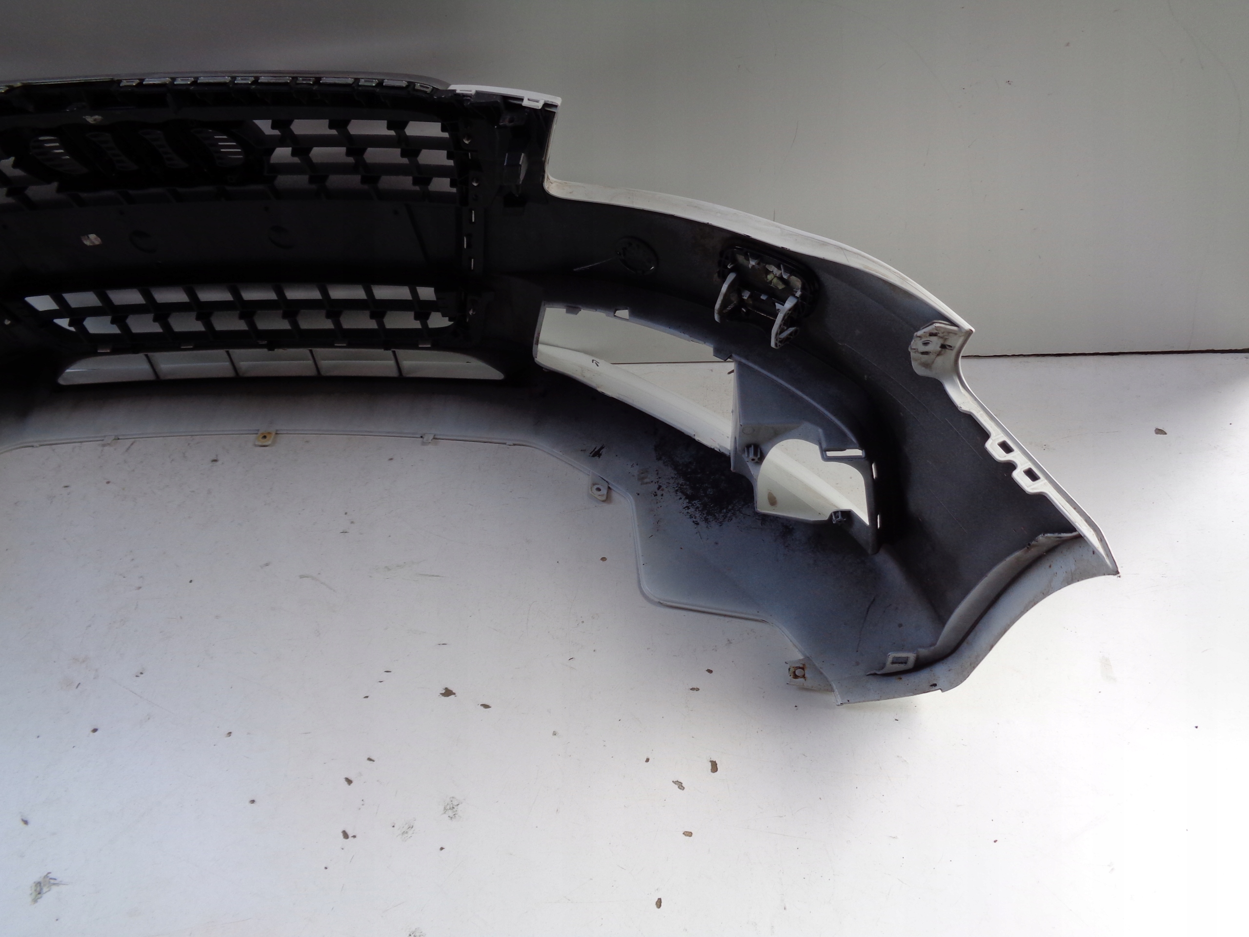 Frontstoßstange AUDI A4 B8 8K 8K0 07-11 NR 51237
