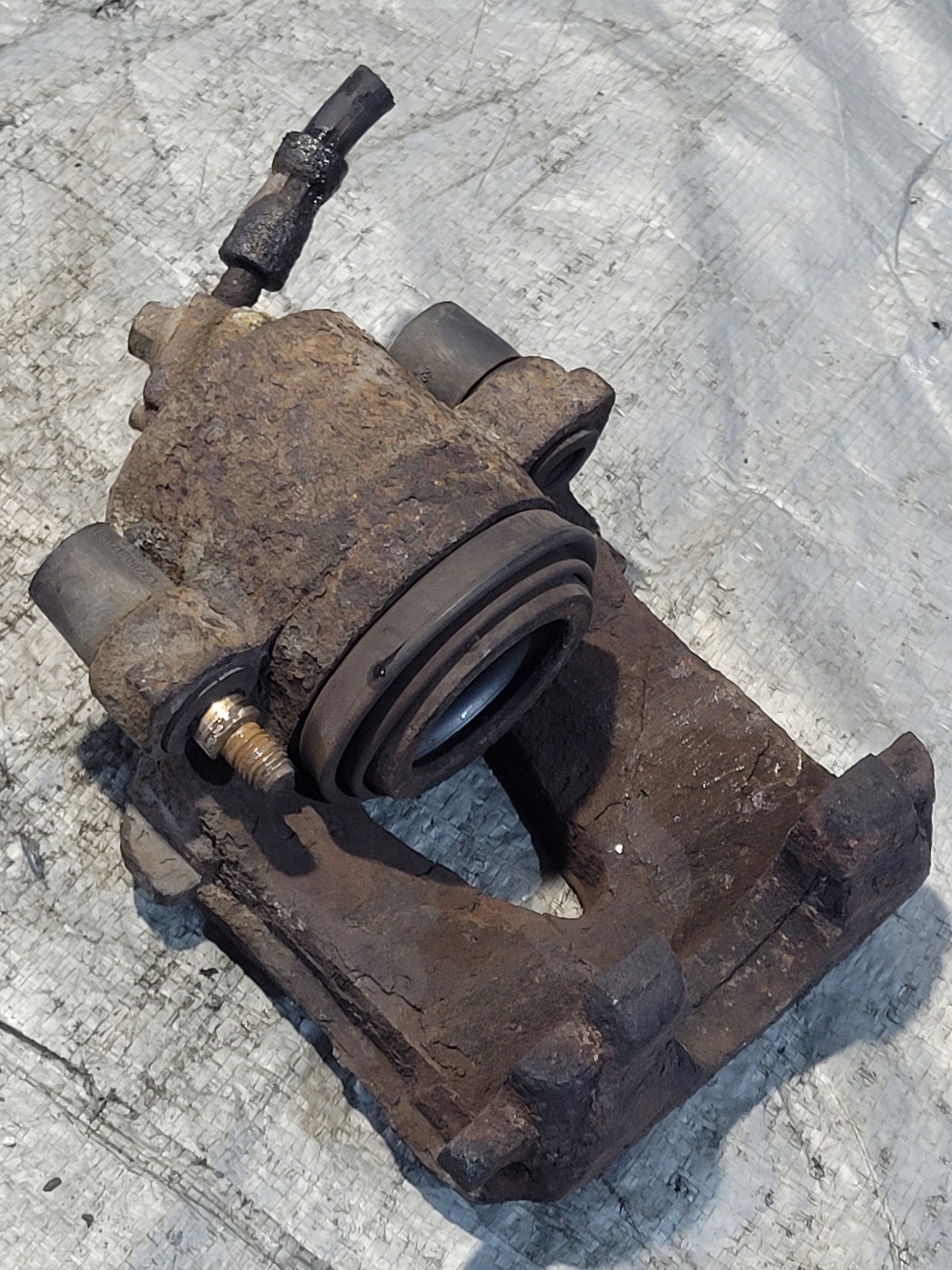caliper brake right front VOLKSWAGEN FOX 1.2B 05r.