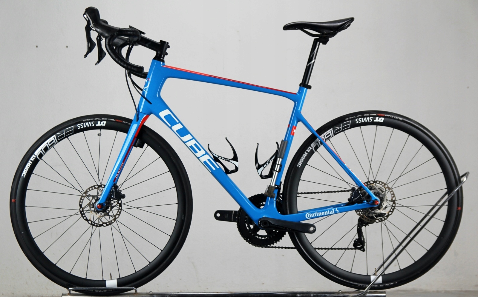 ROWER SZOSOWY CUBE ATTAIN GTC DISC CARBON Shimano Ultegra roz. 54 Materiał ramy karbon