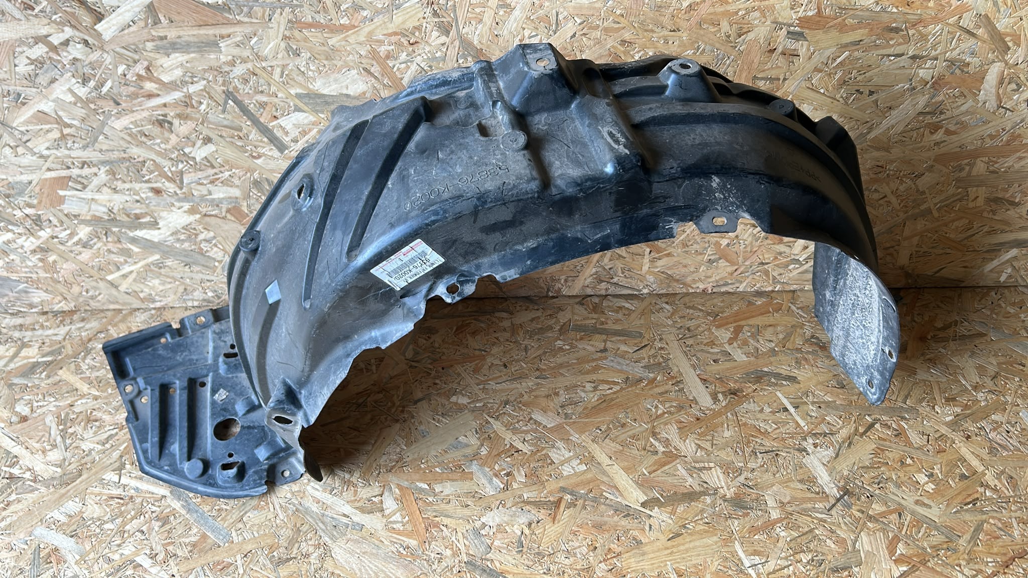 mudguard left left front front TOYOTA YARIS IV 20