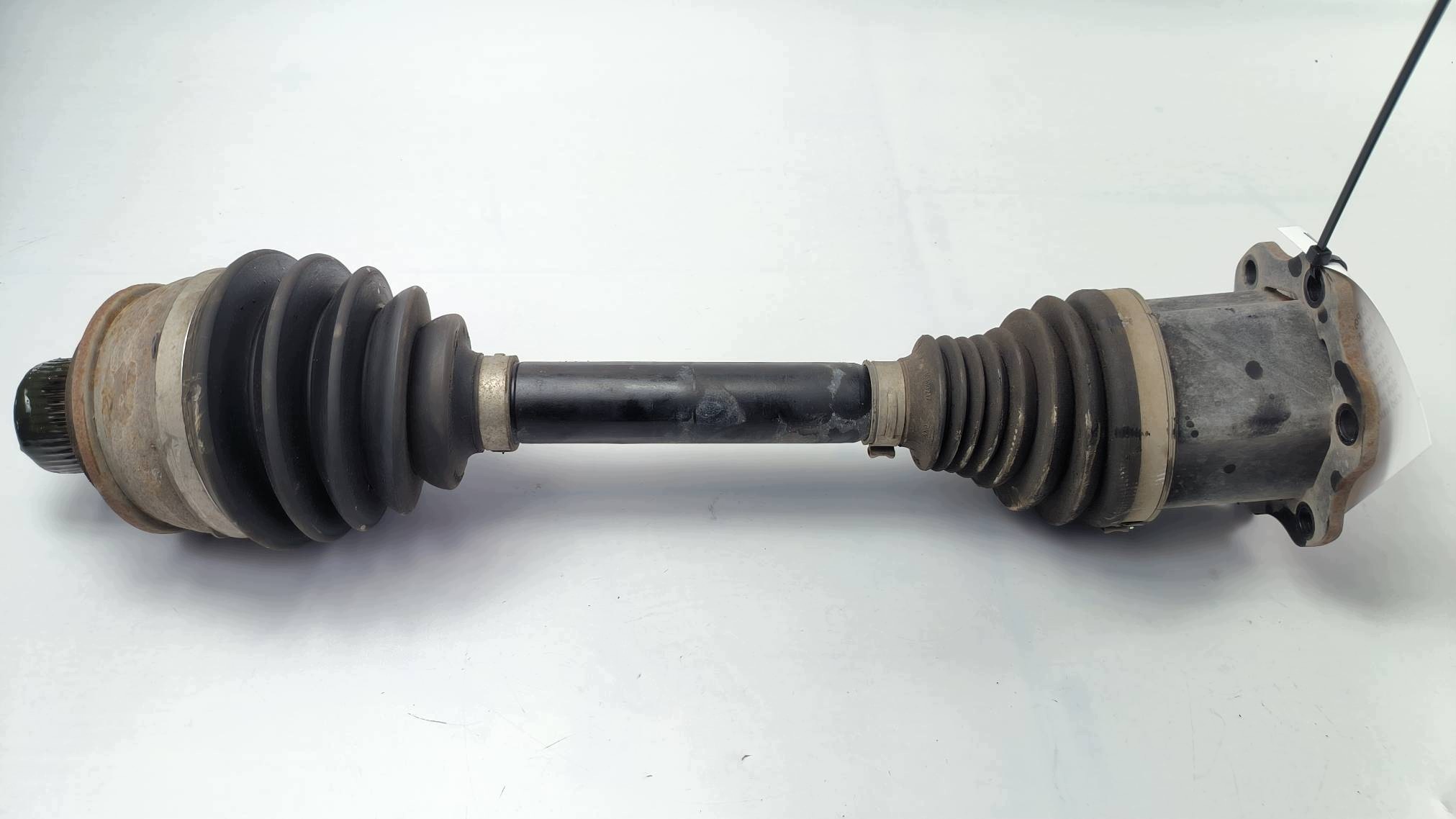 demi axe gauche avant AUDI A4 B9