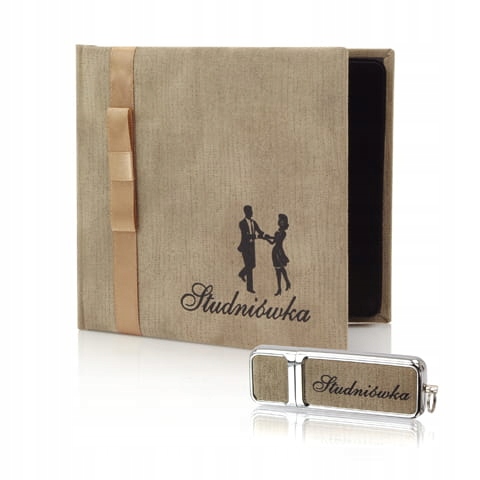 

Zestaw Studniówkowy - etui + pendrive 16GB Usb 3.0