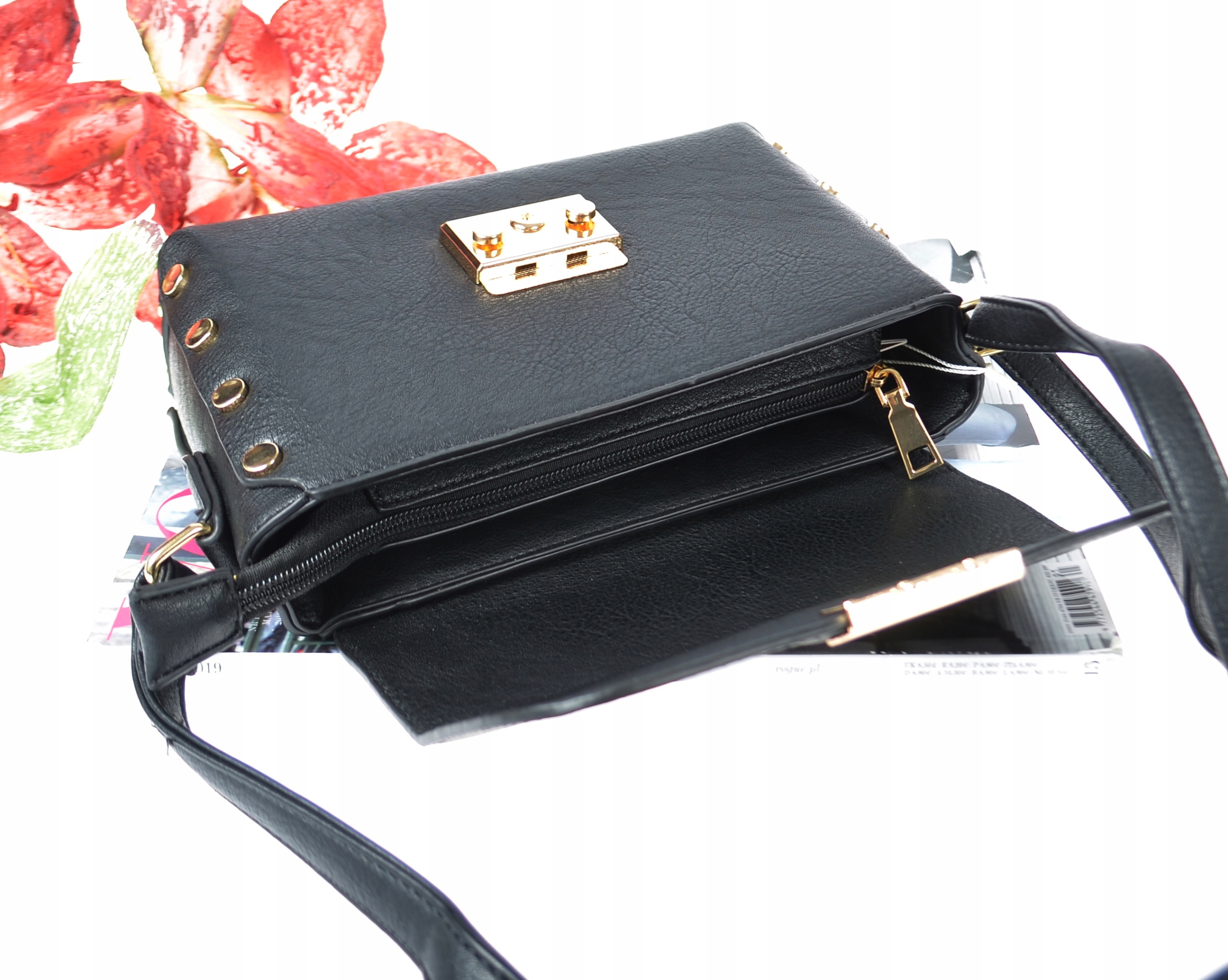 TOREBKA DAMSKA LISTONOSZKA ćwieki CZARNA Kolor okuć złoty