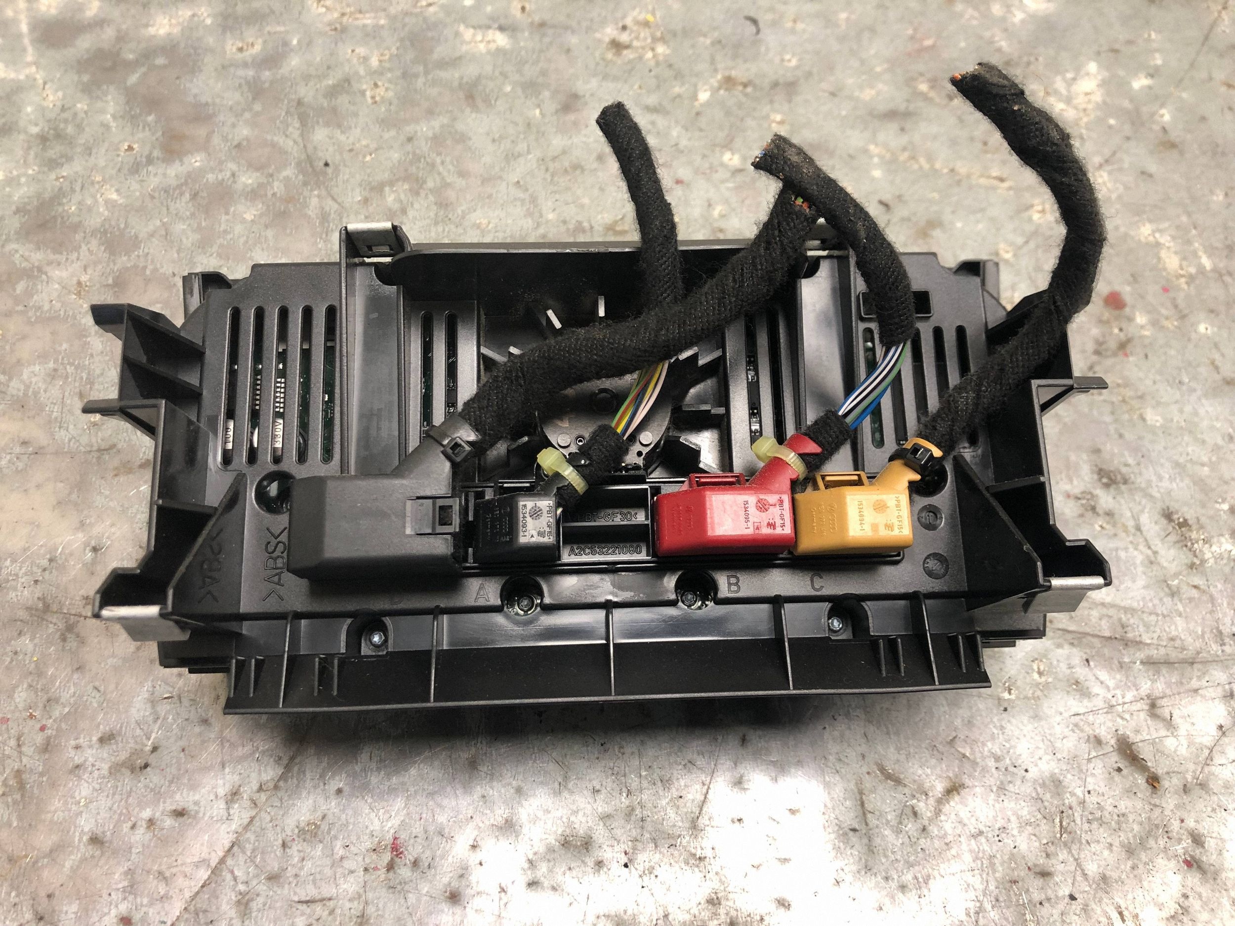 commande de climatisation AUDI A3 8P LIFT 8P0820043BN