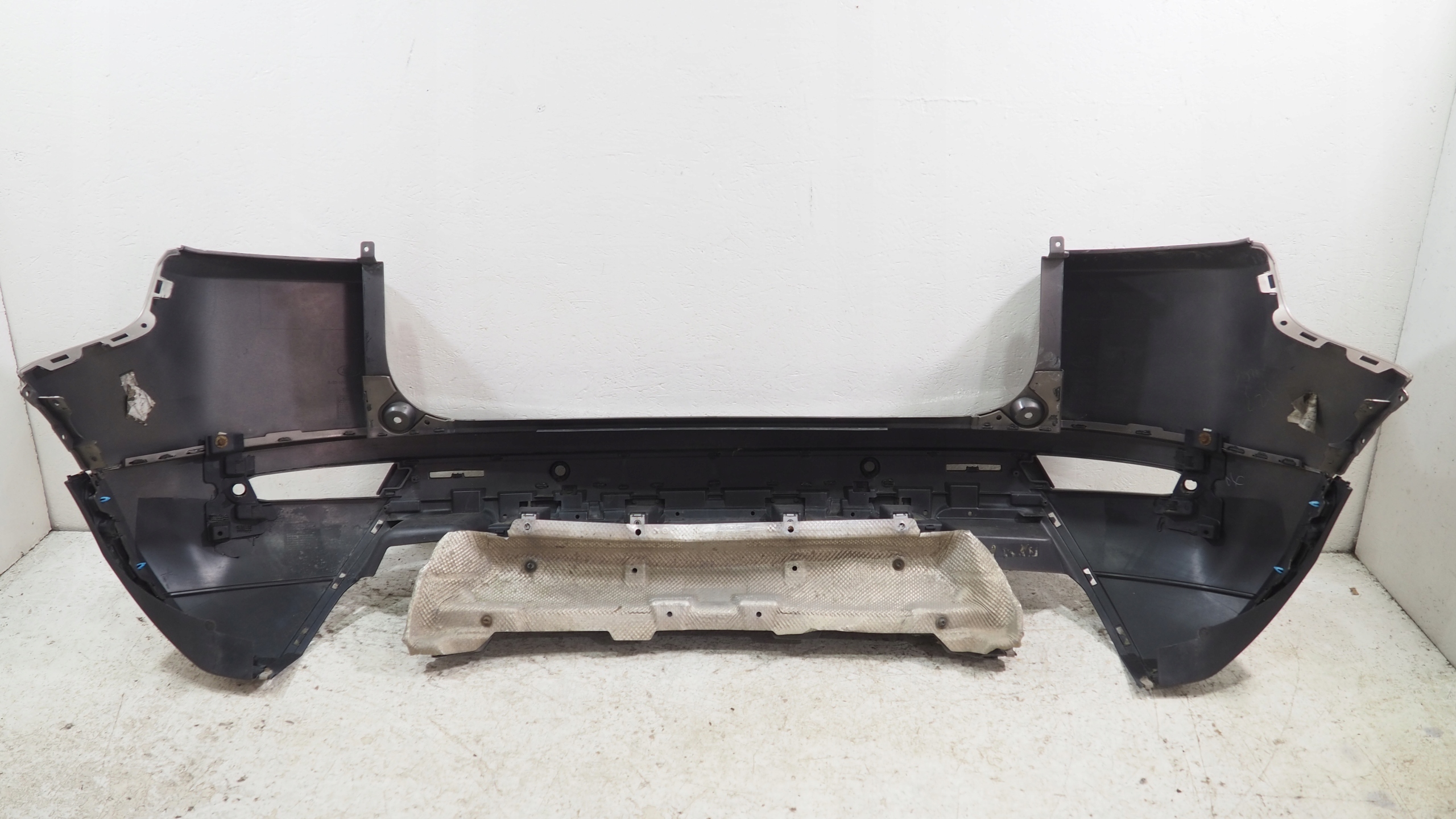 Range Rover Evoque bumper rear part rear EJ3M-17D781-A