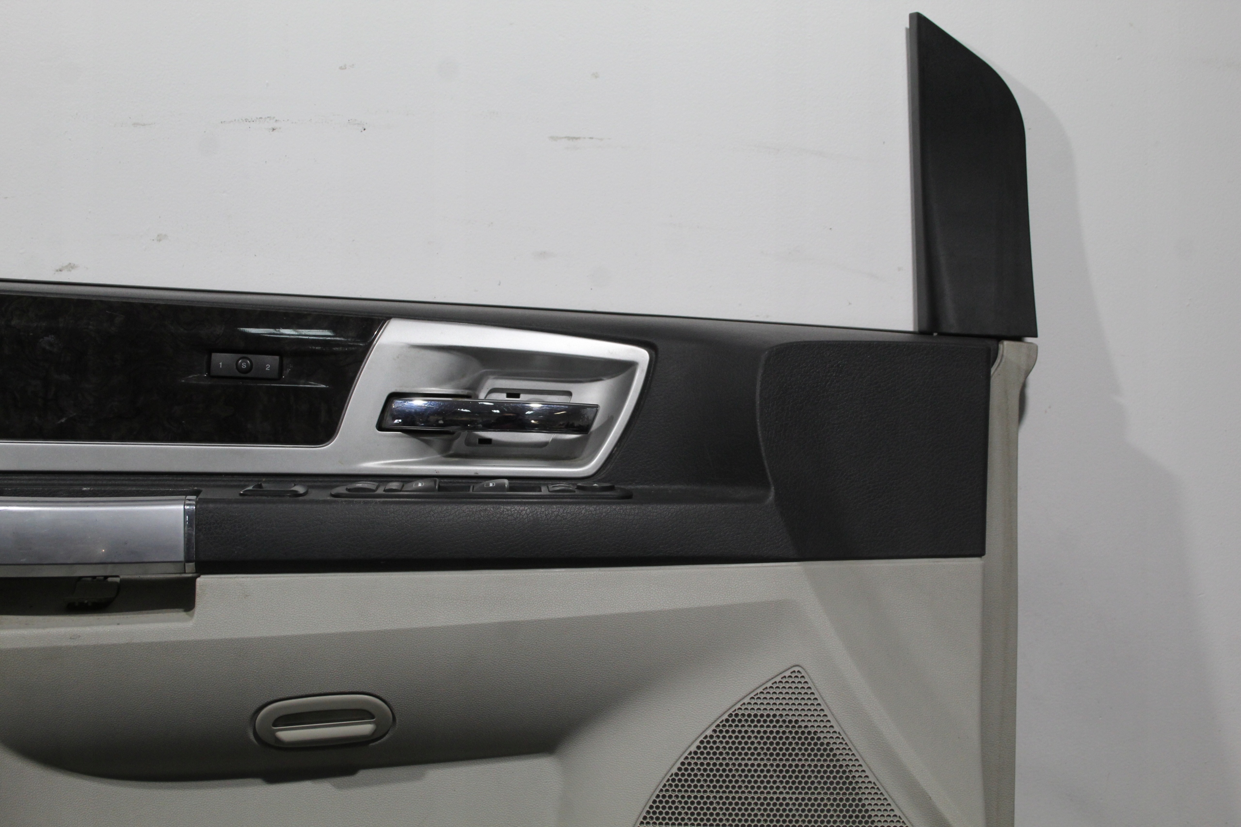 upholstery side door left front VOYAGER V 5