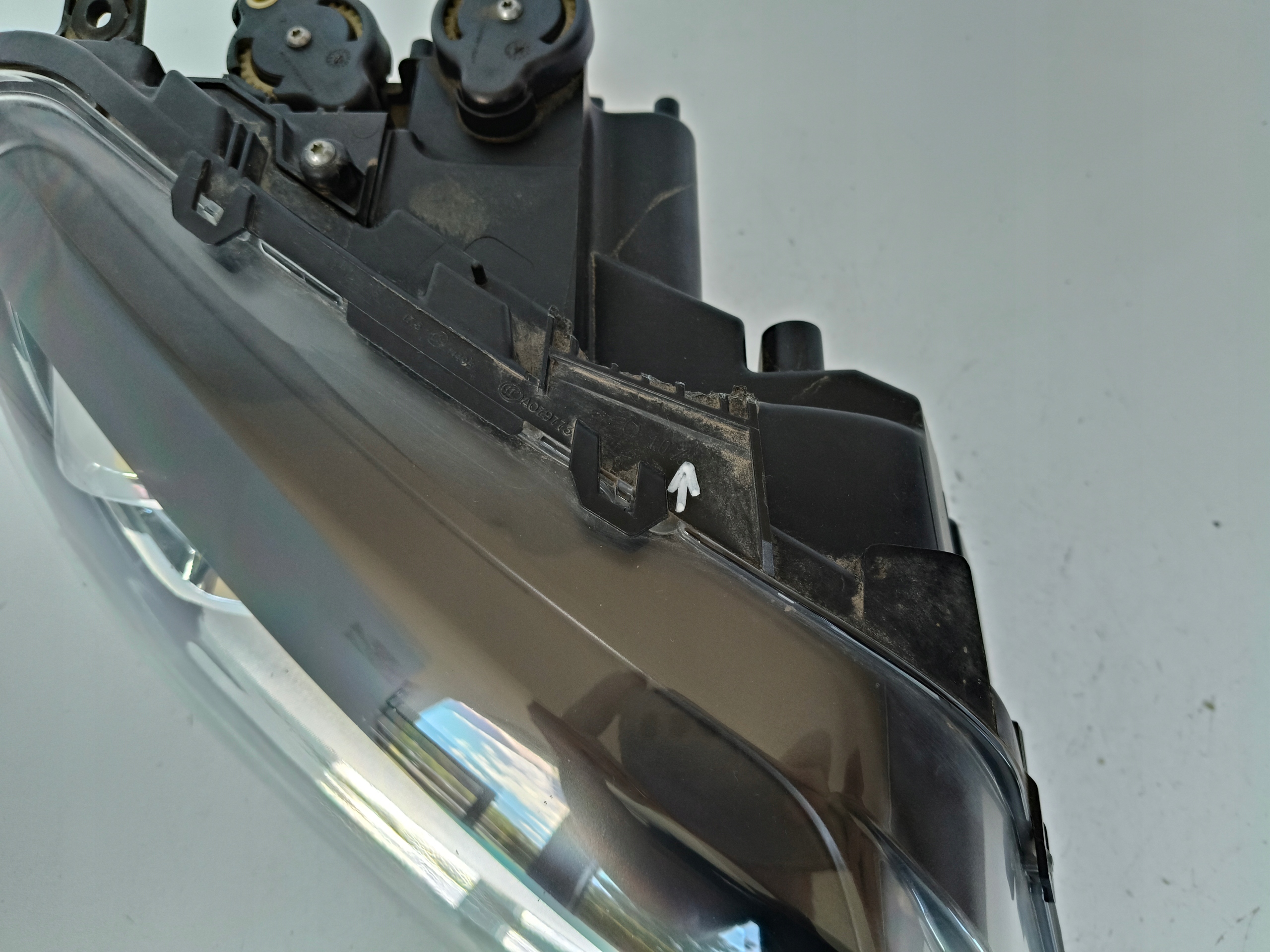 light right REFLEKTOR VW AMAROK 2H 2H0 16- LIFT XENON LED