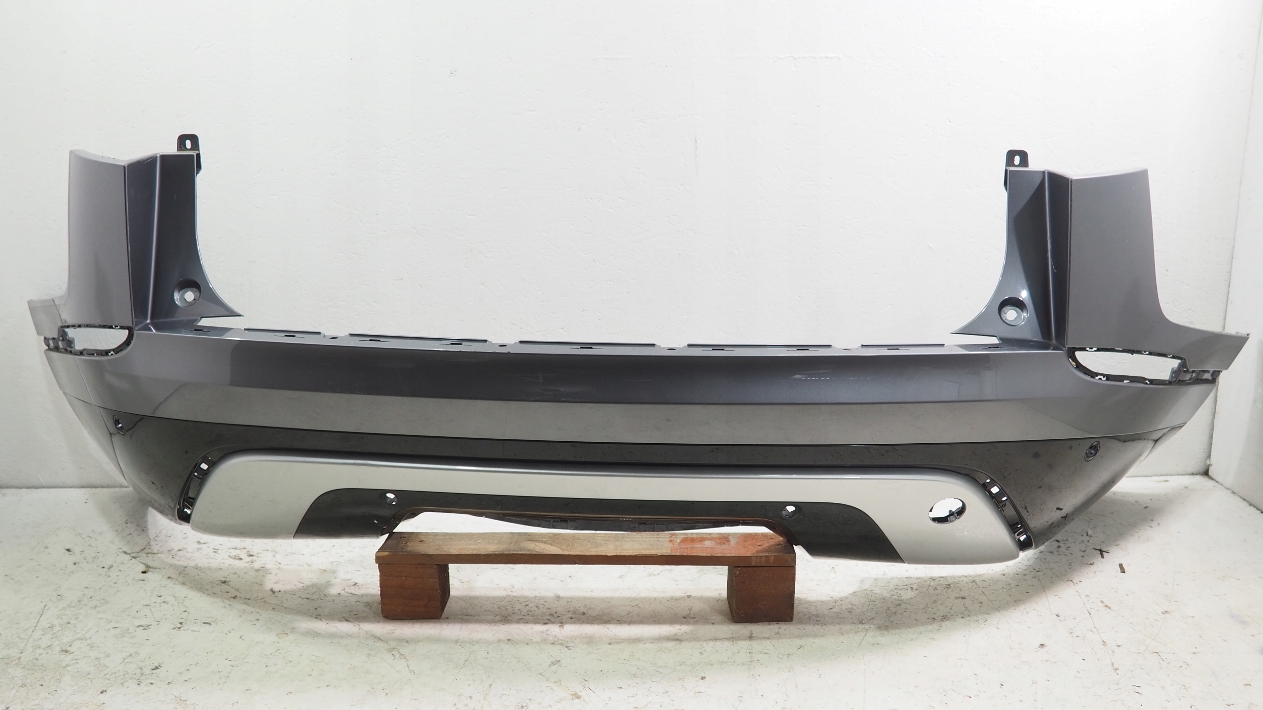 Range Rover Velar bumper rear part rear J8A2-17A958-CB