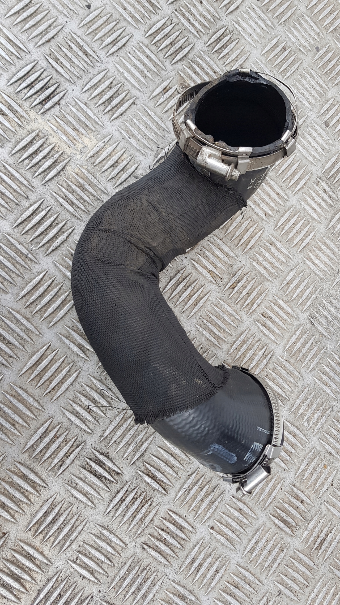 AUDI A6 C6 3.0 tdi rohr PRZWOD intercooler 4F0145737G