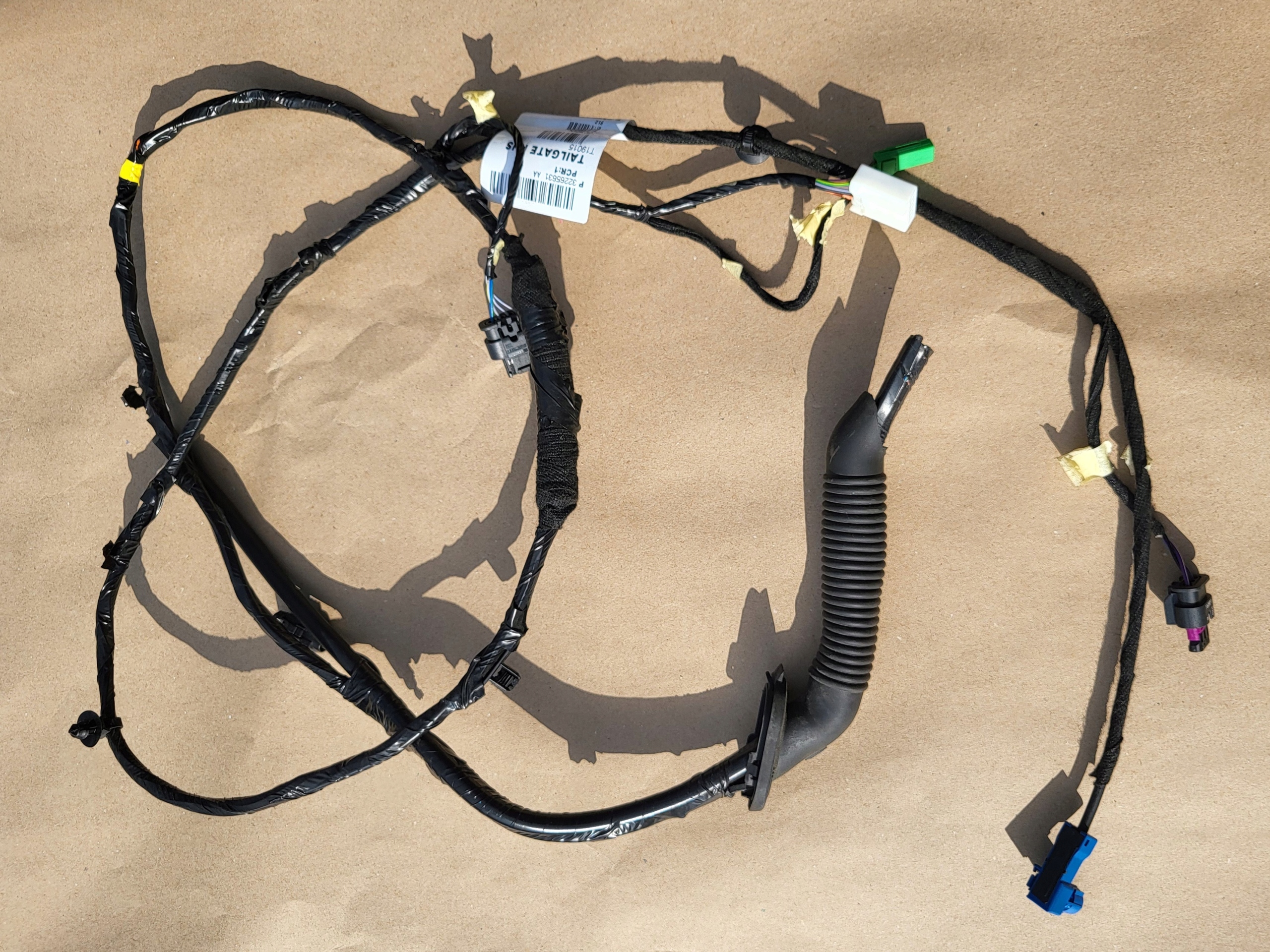 bundle wiring plugs of rear bonnet boot VOLVO XC40 OE 32265631