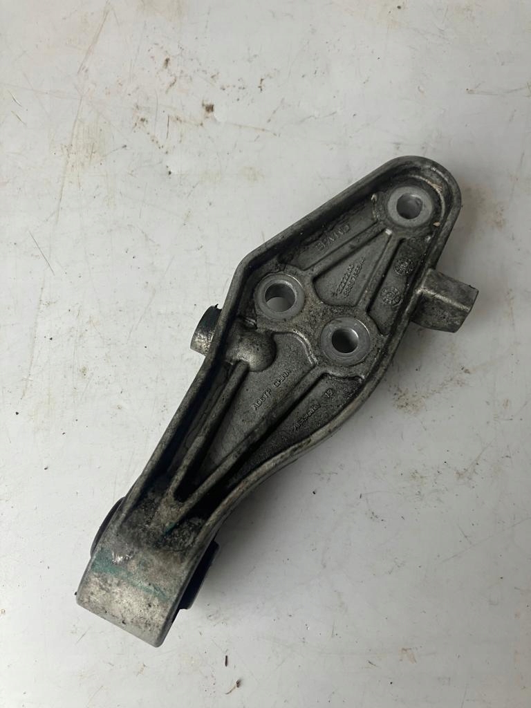 holder engine mount lower XC40 2.0 D4 32222100 #SM