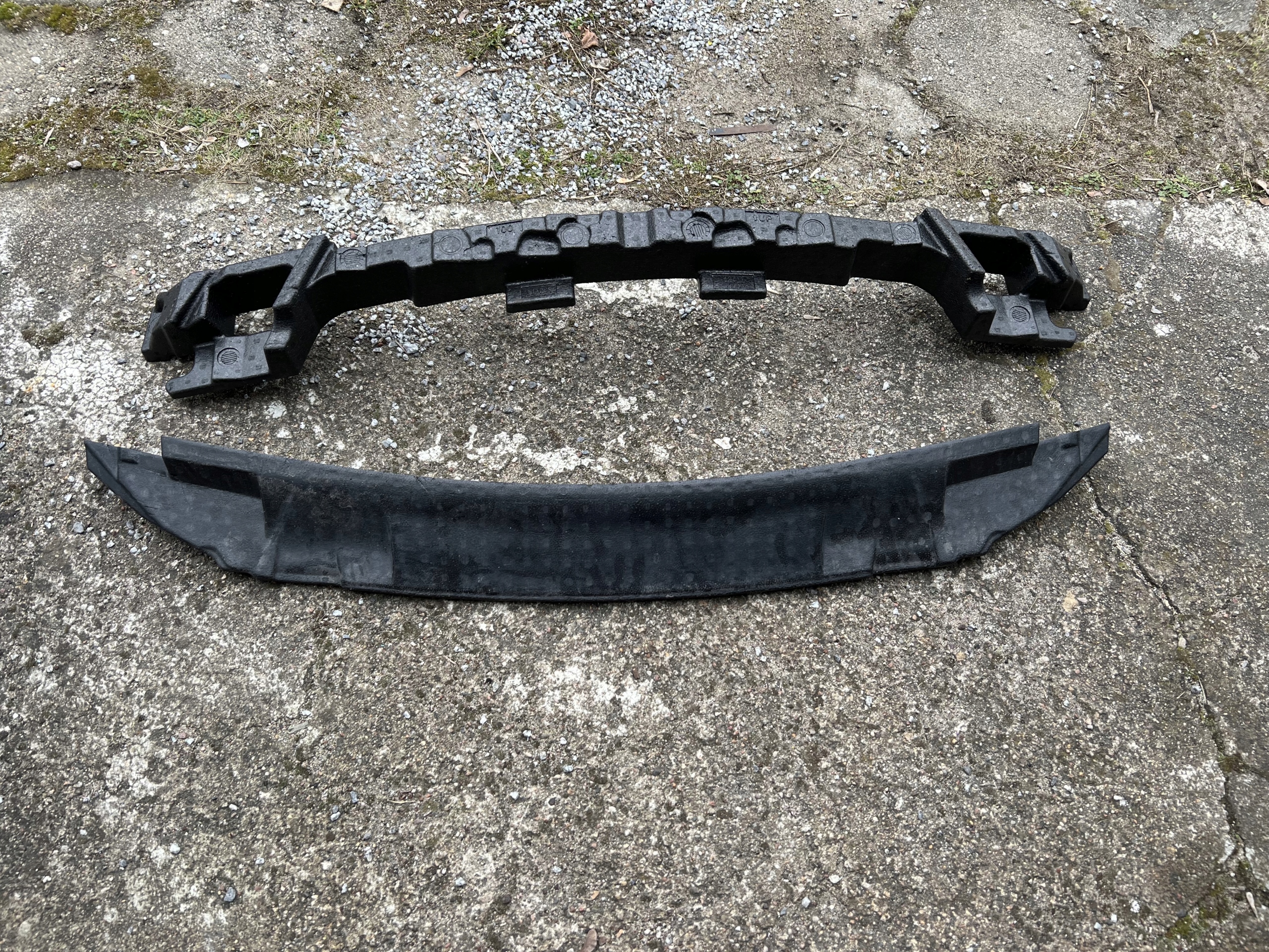 Lexus_52611-76080 - амортизатор бампер Lexus UX верхний