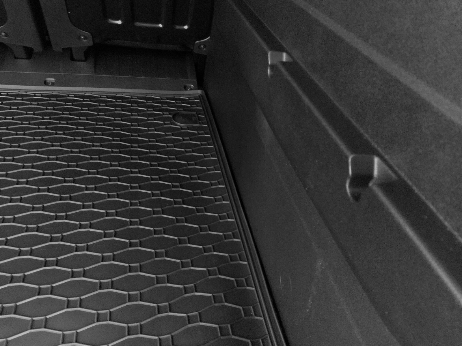 Zestaw dywaników do PEUGEOT Rifter 5 miejsc od 2019 | L1 Numer katalogowy producenta 904666404012