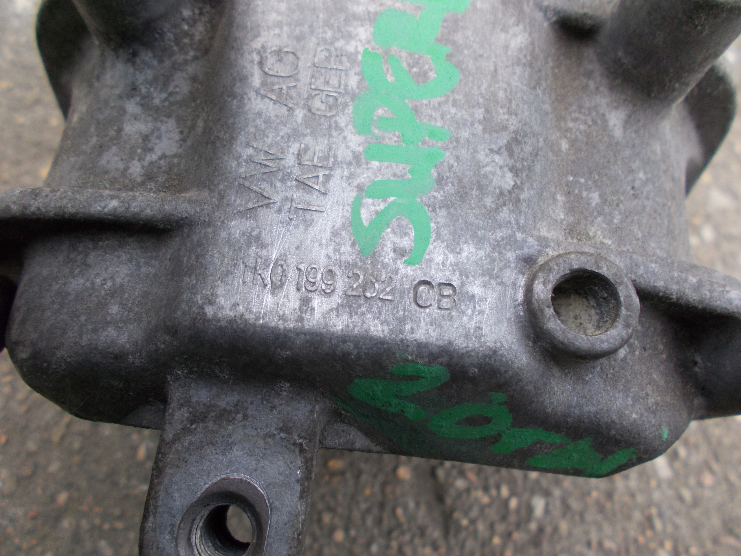 SKODA SUPERB KOMBI 2.0 TDI 13R engine mount 1K0199262CB